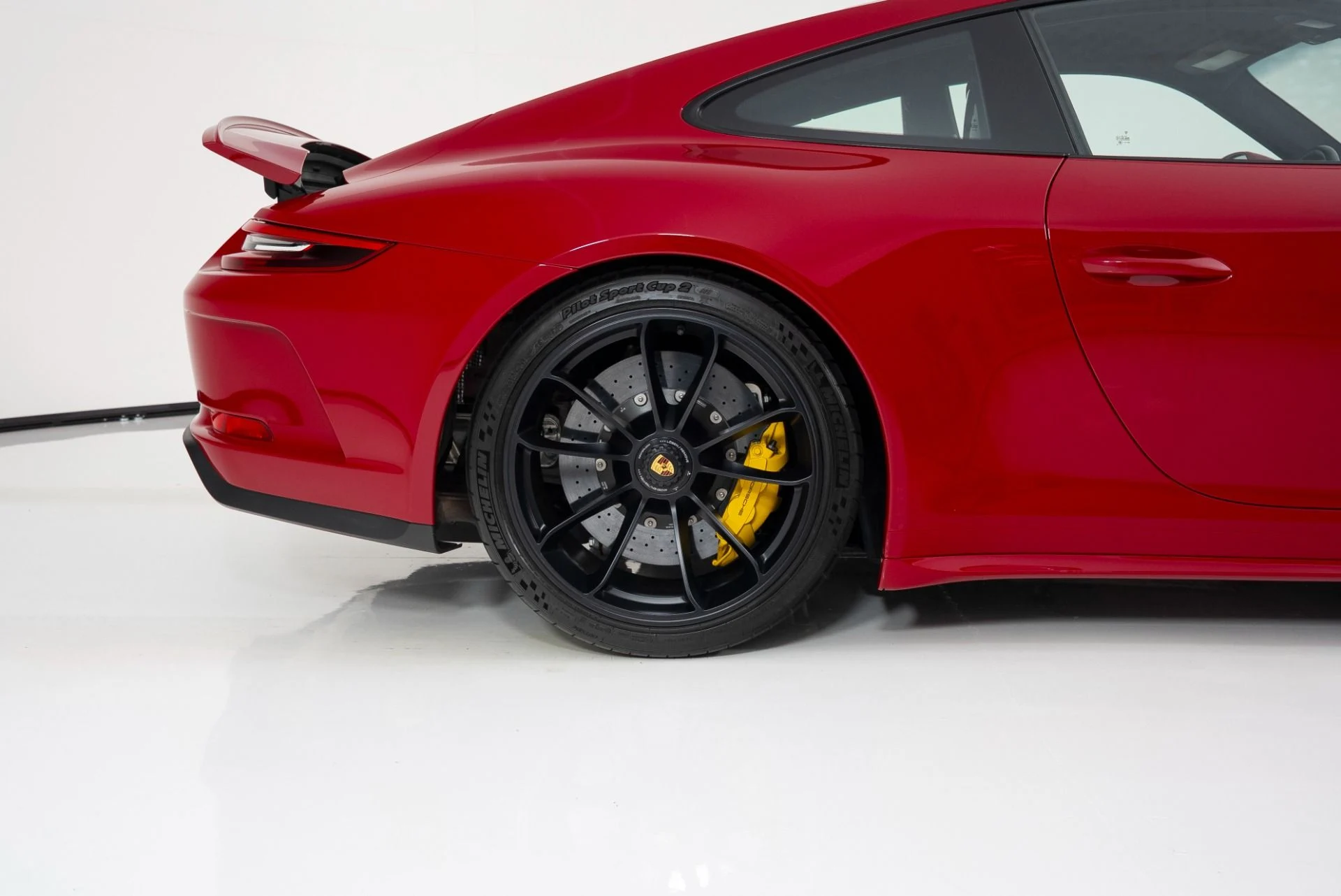 mph011_2157778940_Used_2019_Porsche_911_GT_3_1757463268_18711cf011