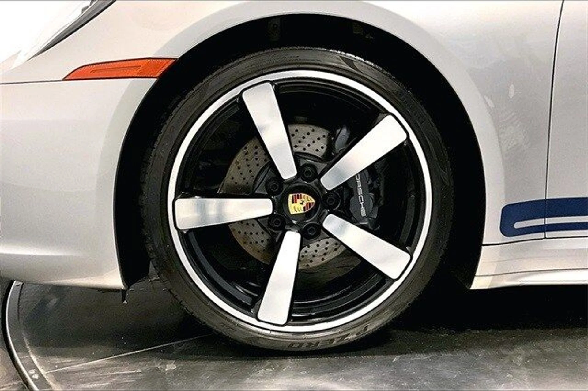 mph011_2160599852_3f3026340a85f5b316e782bf85be14adx_a406f658cb