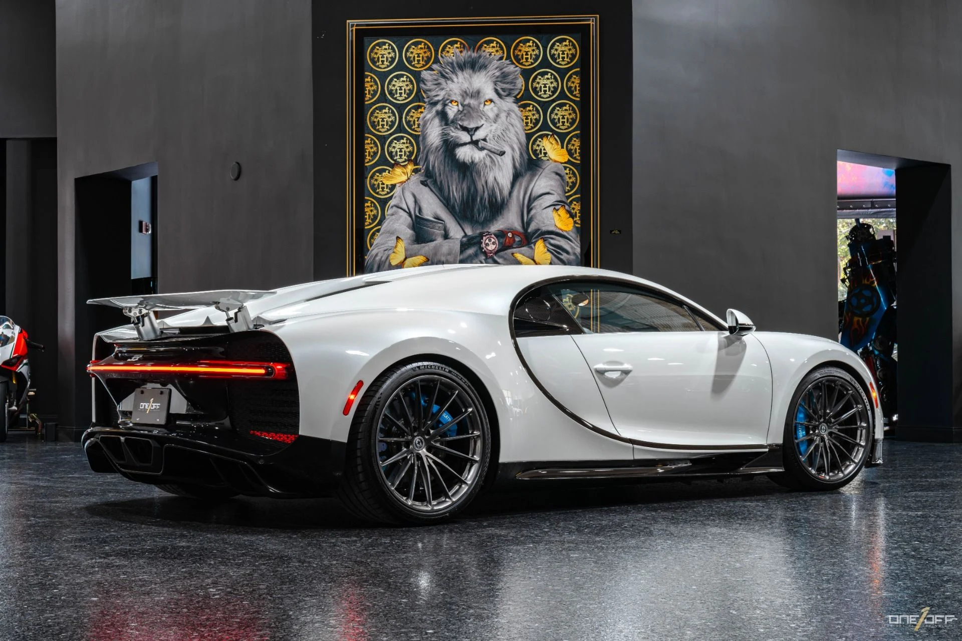 mph011_2162825411_Used_2019_Bugatti_Chiron_FULL_PPF_HRE_Wheels_Caracteres_Included_Comfort_Seats_Black_Carbon_1709734529_3947663519