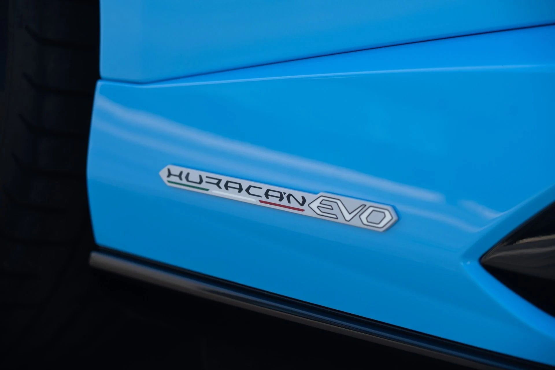 mph011_2164460004_Used_2024_Lamborghini_Huracan_EVO_Spyder_1757527007_03cf2be581