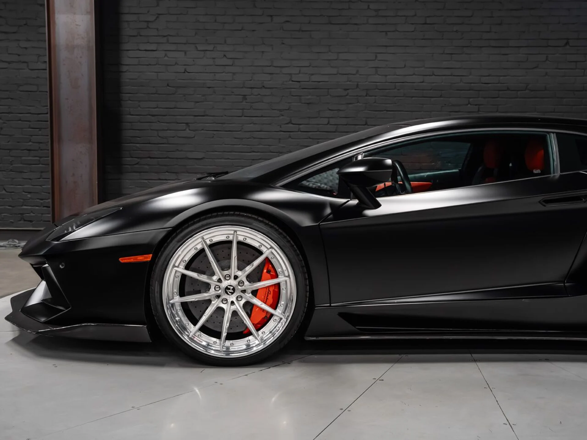 mph011_2177566679_lamborghini_aventador_2015_6a1e880514