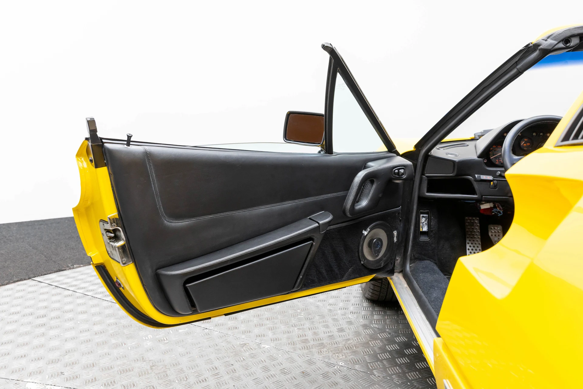 mph011_2179787412_f0ed9cd13c8243939790da282fff04d9_e80ae22080