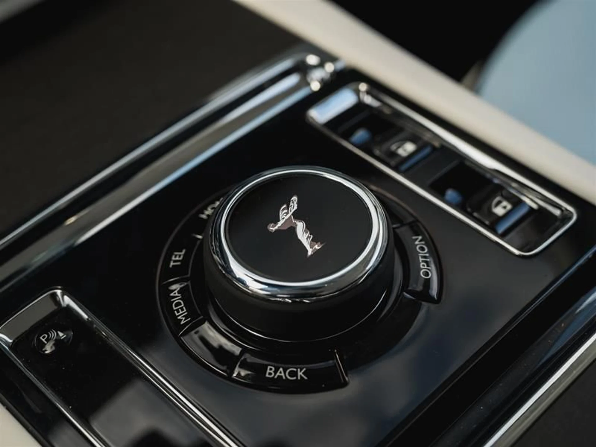 mph011_2179815714_r202ikrb_4dea209460