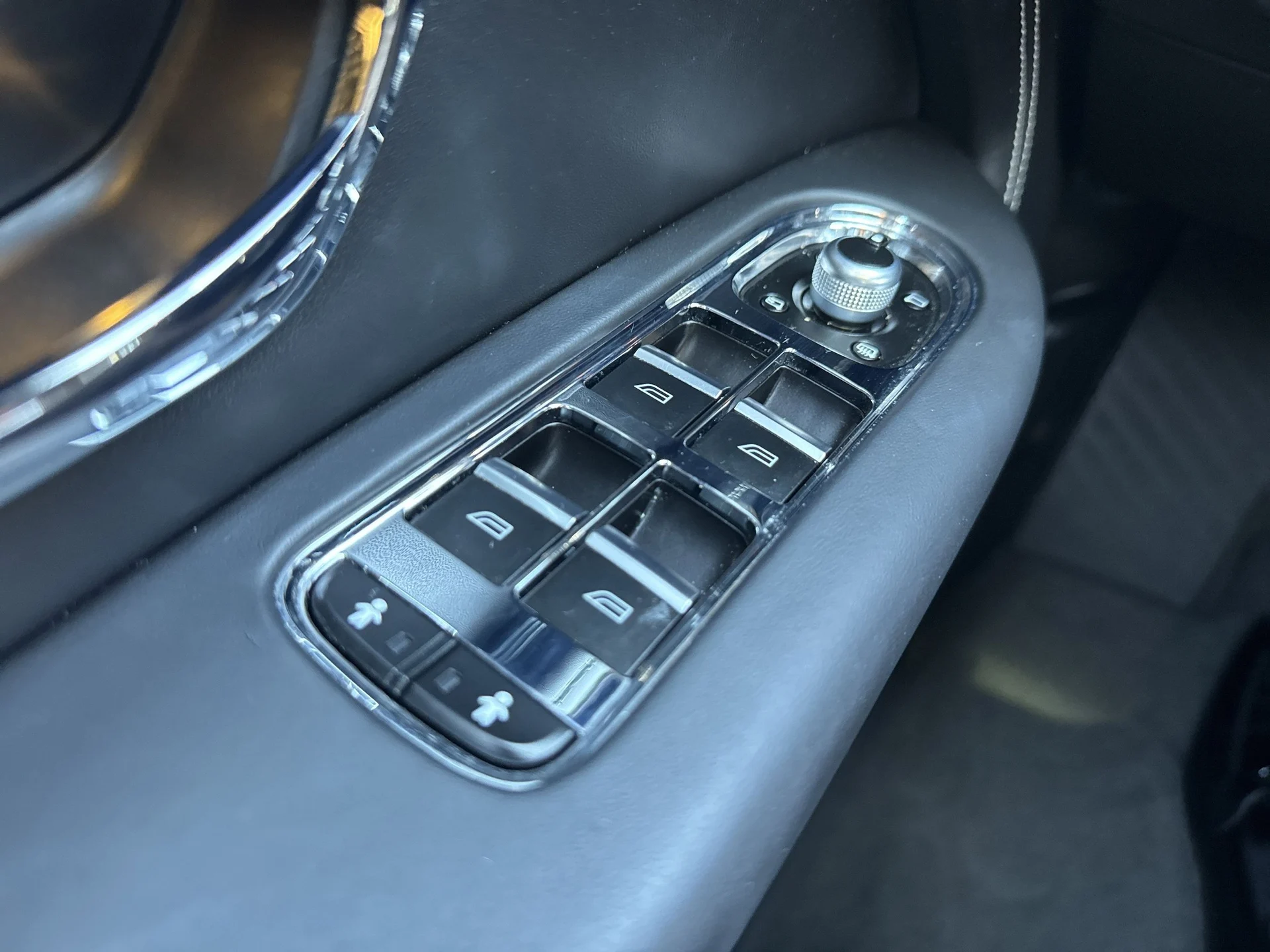 mph011_2188831658_cb47279c62500de5e647f0041e1a22b3x_a54cdc784f