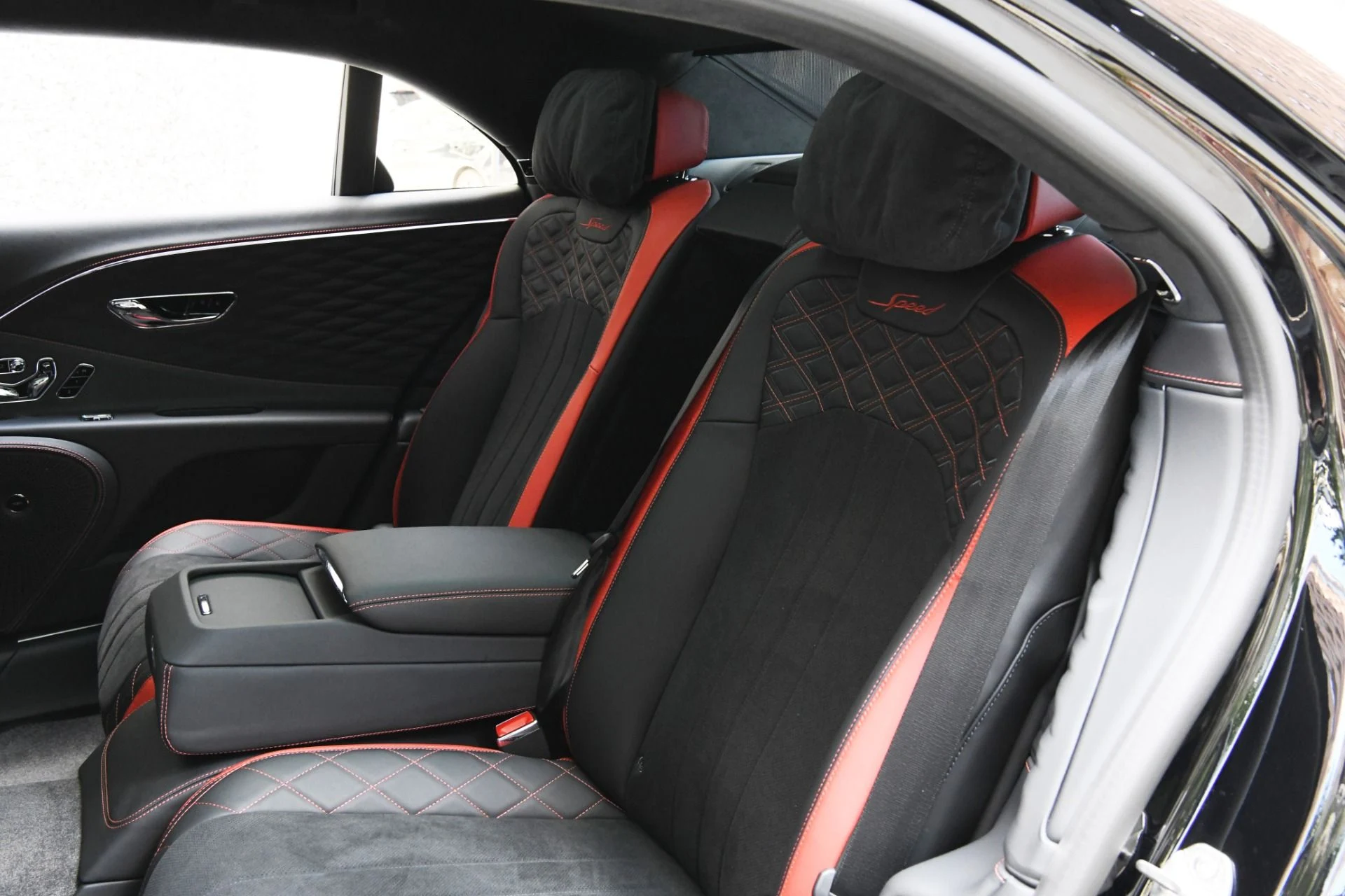 mph011_2193674670_Used_2024_Bentley_Flying_Spur_Speed_1751398468_6648591a3d