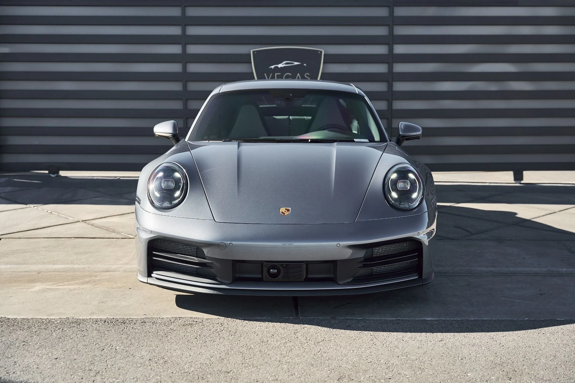 mph011_2193787953_Used_2025_Porsche_911_Carrera_1768012310_9b50c6320a