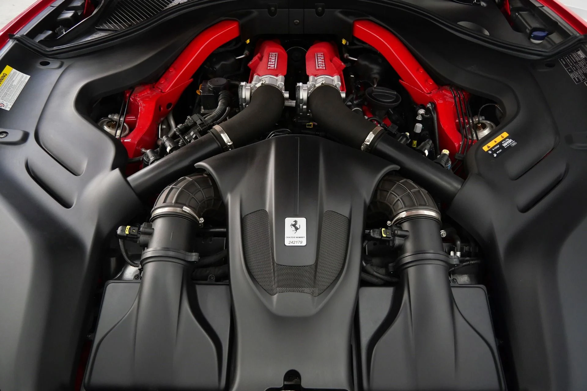 mph011_2198880503_Used_2019_Ferrari_Portofino_Daytona_Seats_High_Power_Hi_Fi_Carbon_Fiber_and_Leather_Steering_Wheel_1775750946_6752f3eb74