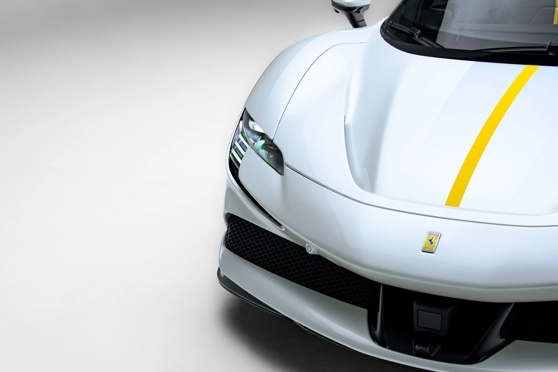 mph011_2200284135_Used_2024_Ferrari_SF_90_Spider_1777485078_8b04bbf056