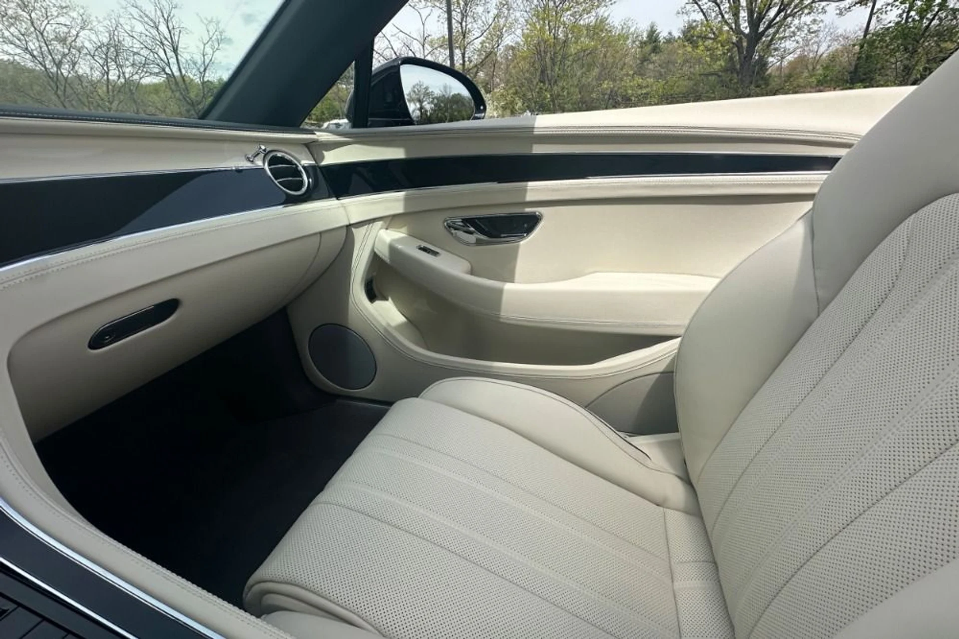 mph011_2202514316_New_2026_Bentley_Continental_GT_1777983535_6c35e5cad2