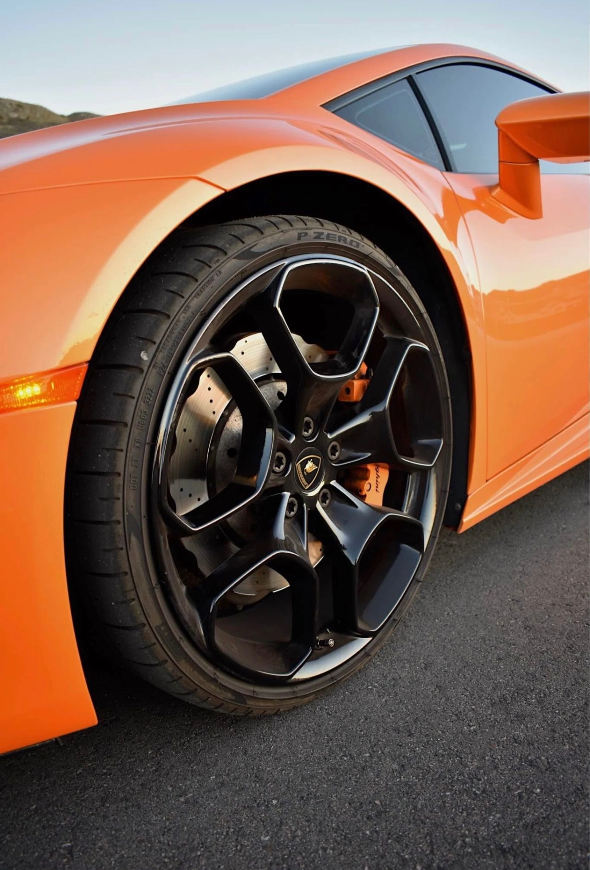 mph011_2205701652_Used_2017_Lamborghini_Huracan_LP_580_2_1760977132_4d734777c0