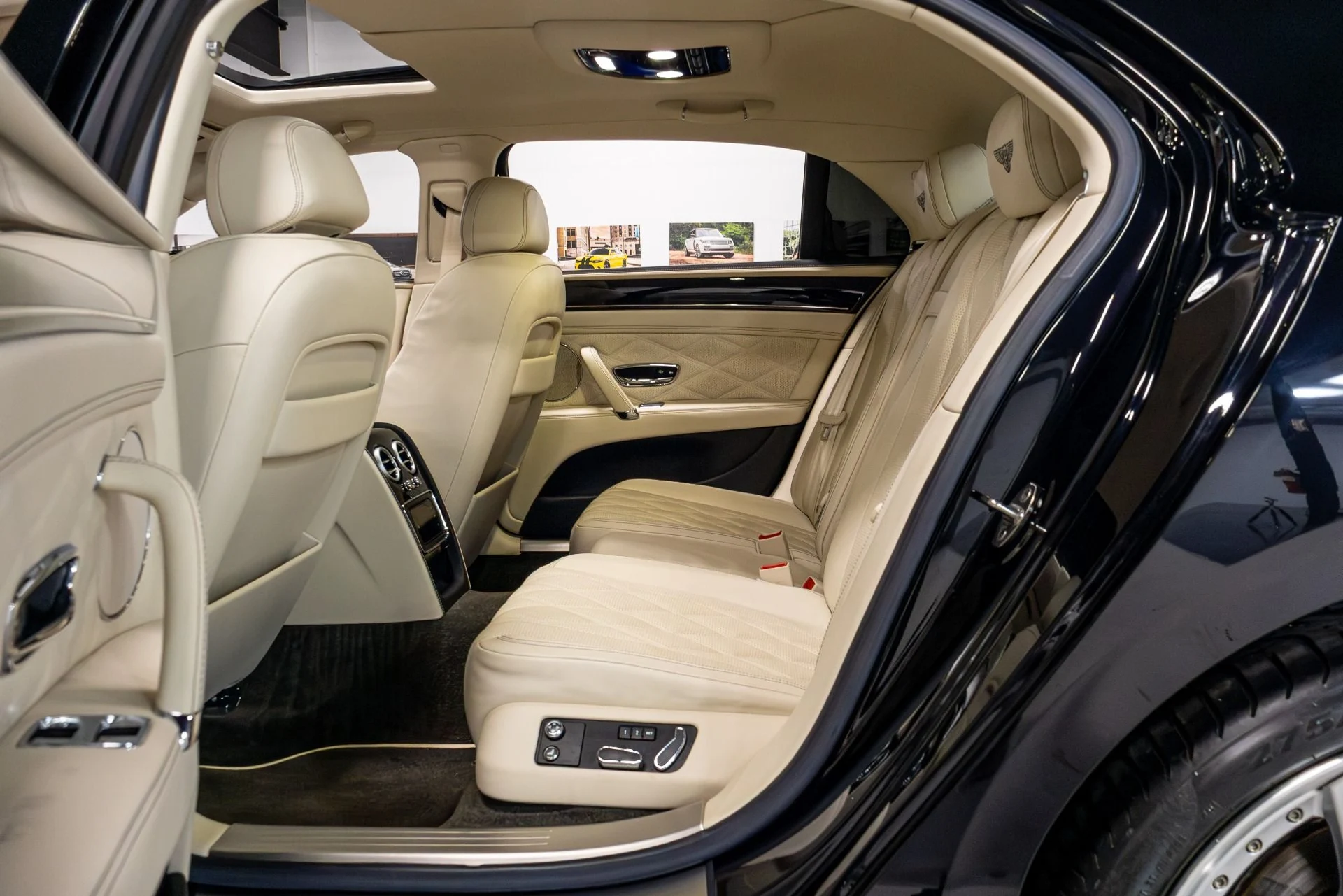 mph011_2207673973_Used_2015_Bentley_Flying_Spur_V8_1776286090_e99d46fdac