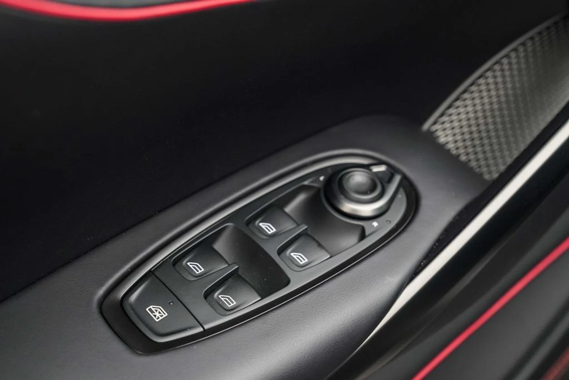 mph011_2214858862_g_S7o3_Axco_Zi_Ia_Ra_W2_P_Zx_D_Bpq_VRI_c10908cd8a