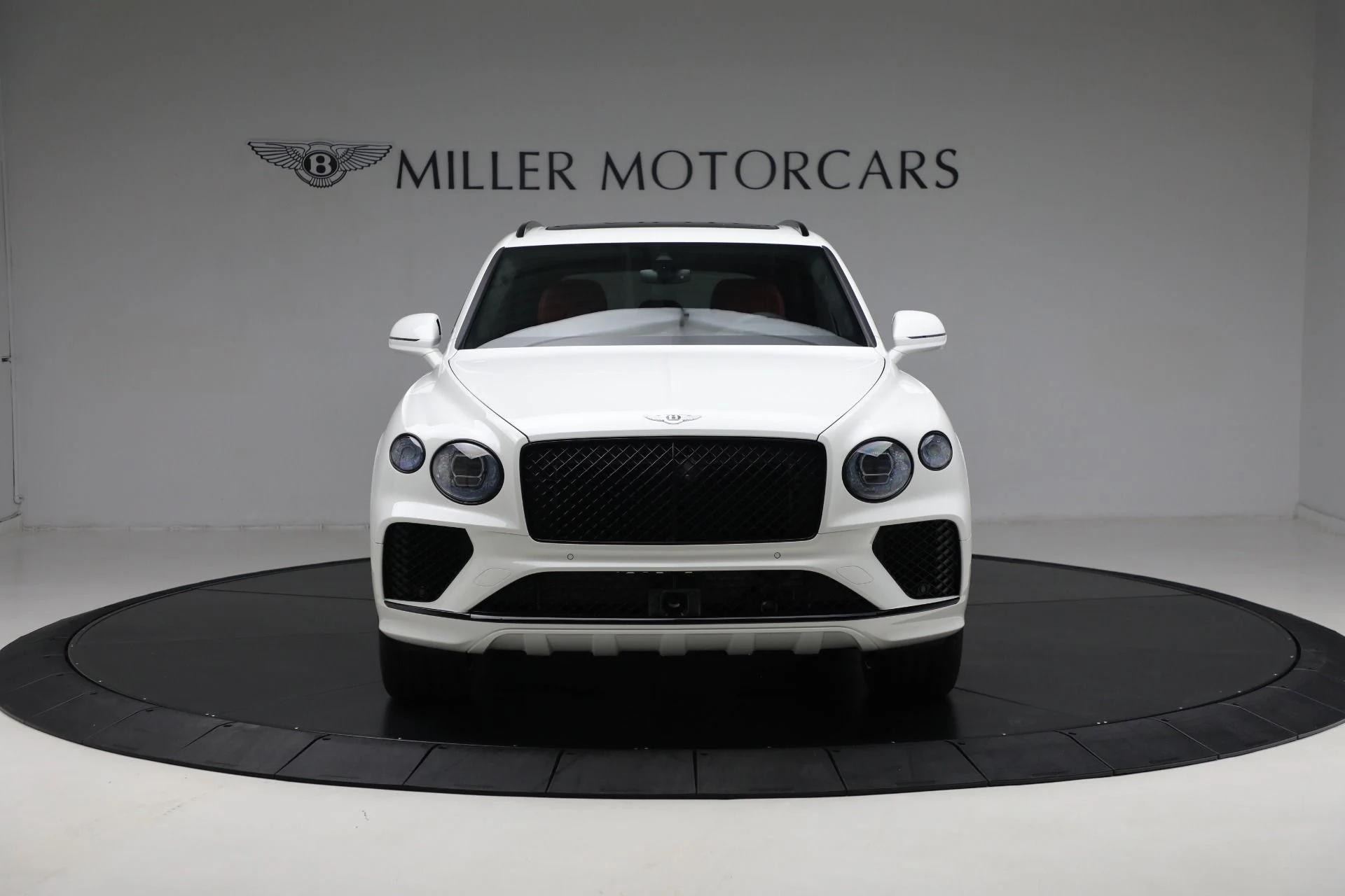 mph011_2219155185_New_2025_Bentley_Bentayga_V8_a8088f643d