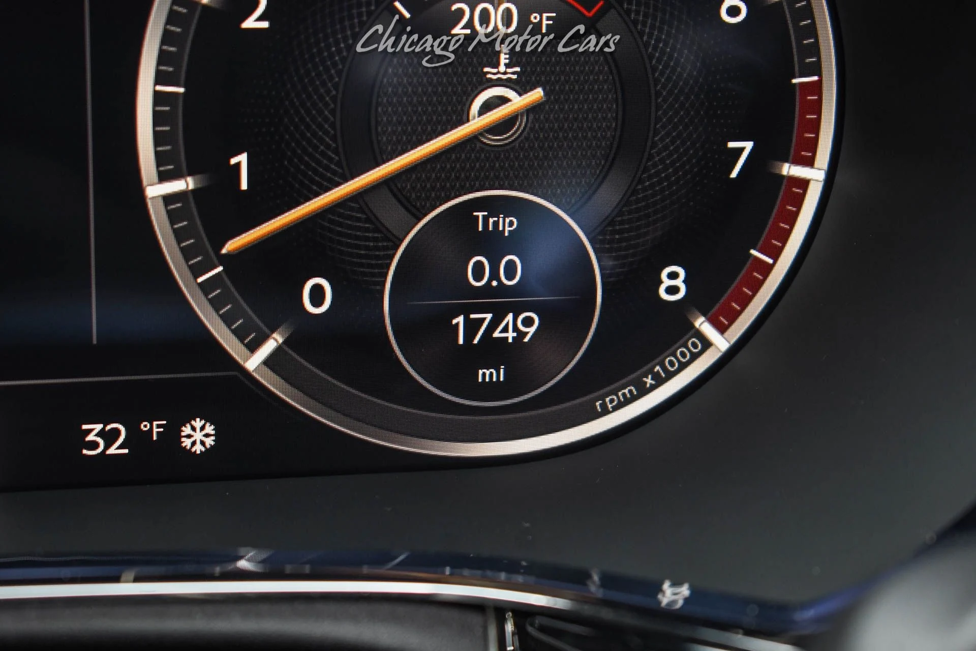 mph011_2221972558_13343_p12_l_3e6de1c306