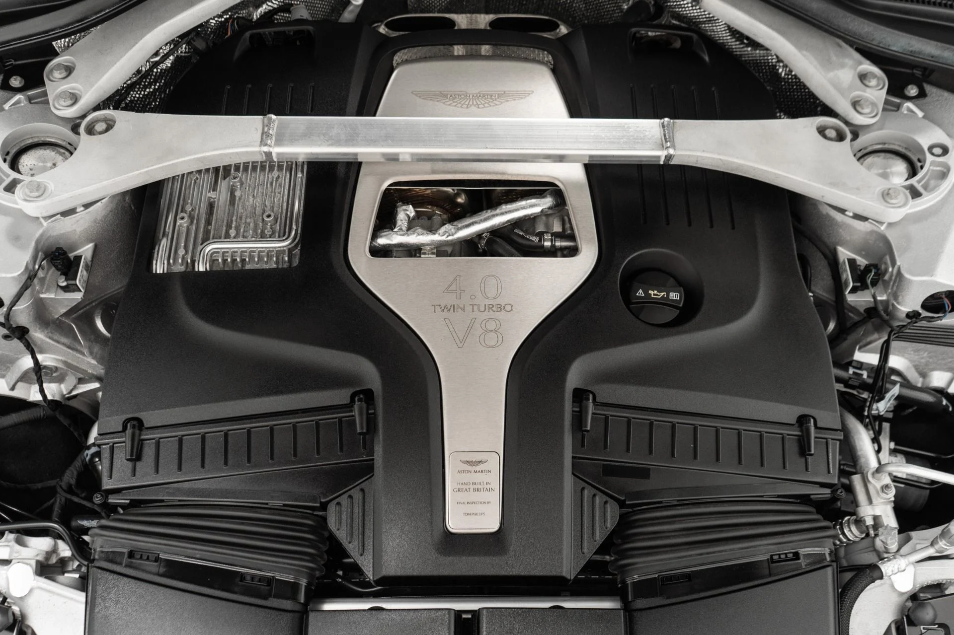 mph011_2223109894_Used_2022_Aston_Martin_DBX_Inspire_Interior_Panoramic_Glass_Roof_1768577426_402488873f