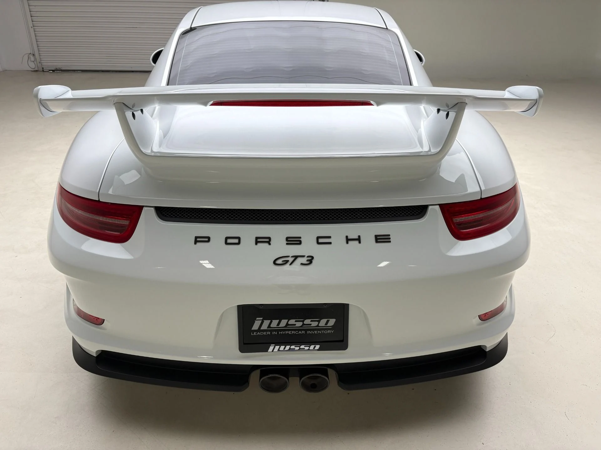 mph011_2224463958_Used_2015_Porsche_911_GT_3_1777923558_e05bd8a6e5