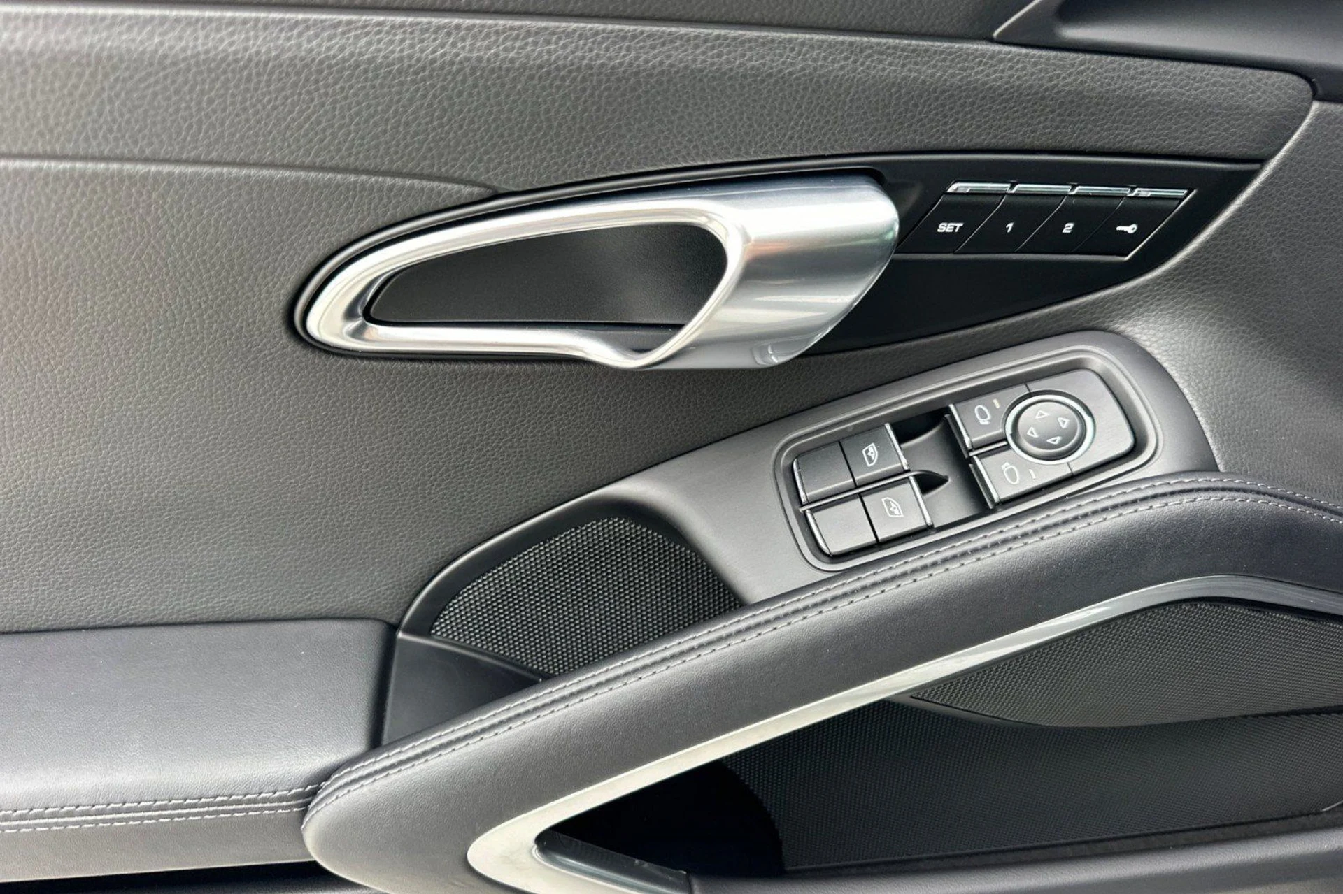 mph011_2231004884_c1823248be2473b7343c1a6590eb4b77_9b867f237a