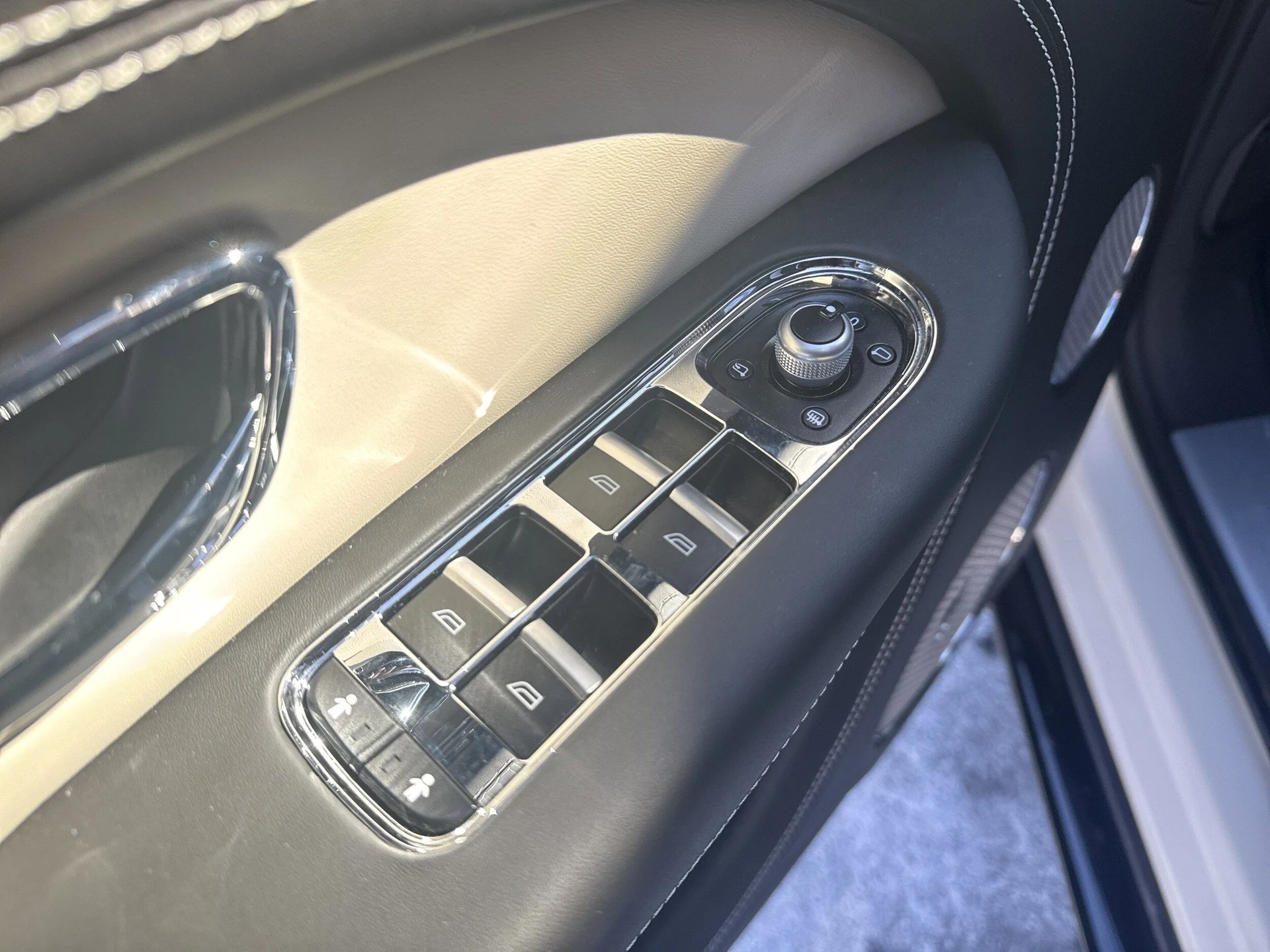 mph011_2232818995_cdd86c18cb59928e96fc37bc279eb85cx_306a763166