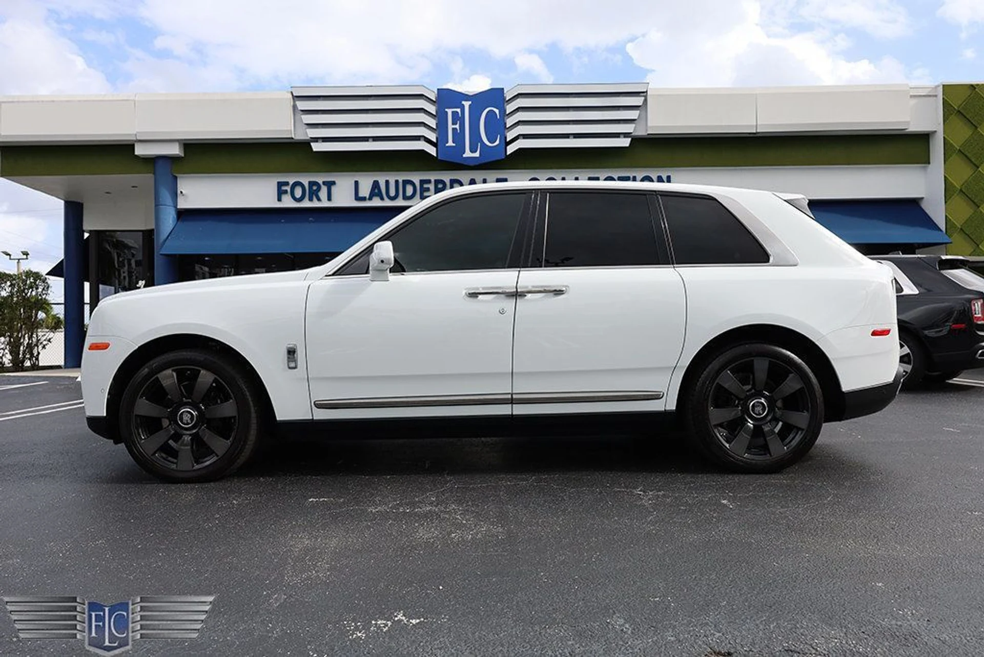mph011_2232832485_used_2019_rolls_royce_cullinan_sportutility_6305_22963693_12_1024_d8c2ce9787