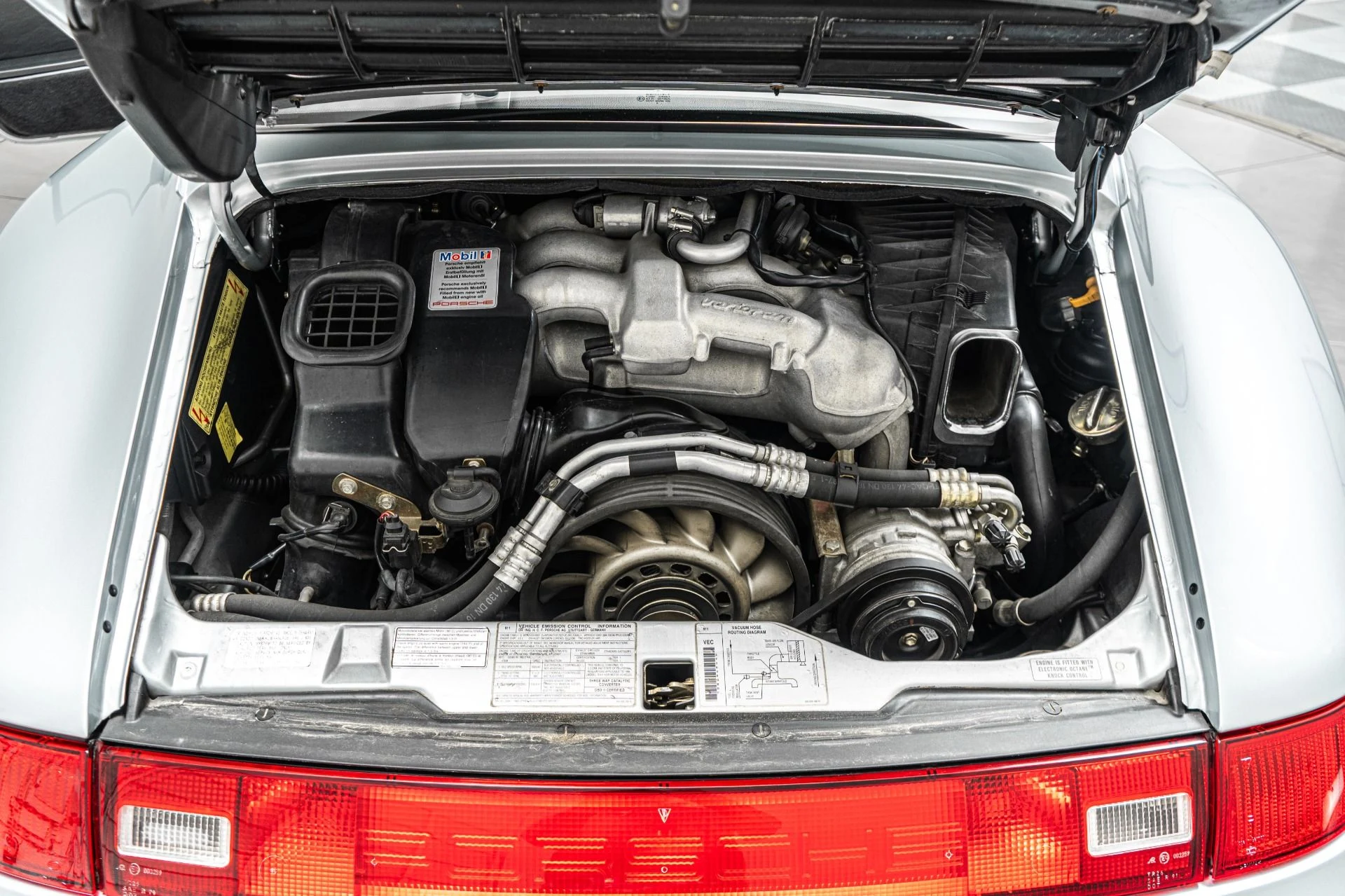 mph011_2242778421_Used_1998_Porsche_911_Carrera_4_S_1790631227_5d4969fba4