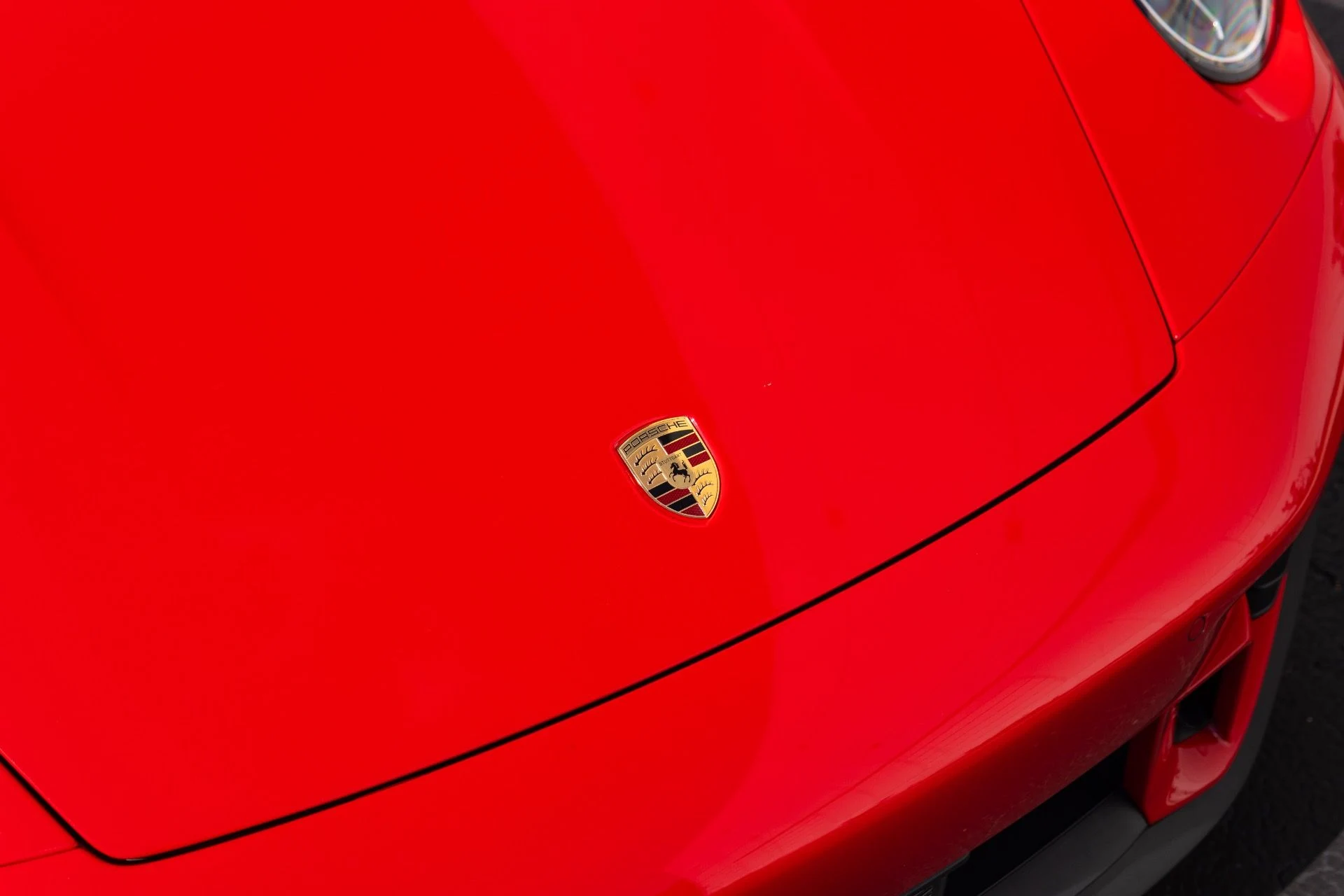 mph011_2250341724_Used_2025_Porsche_911_Carrera_1779505950_008201d5e2