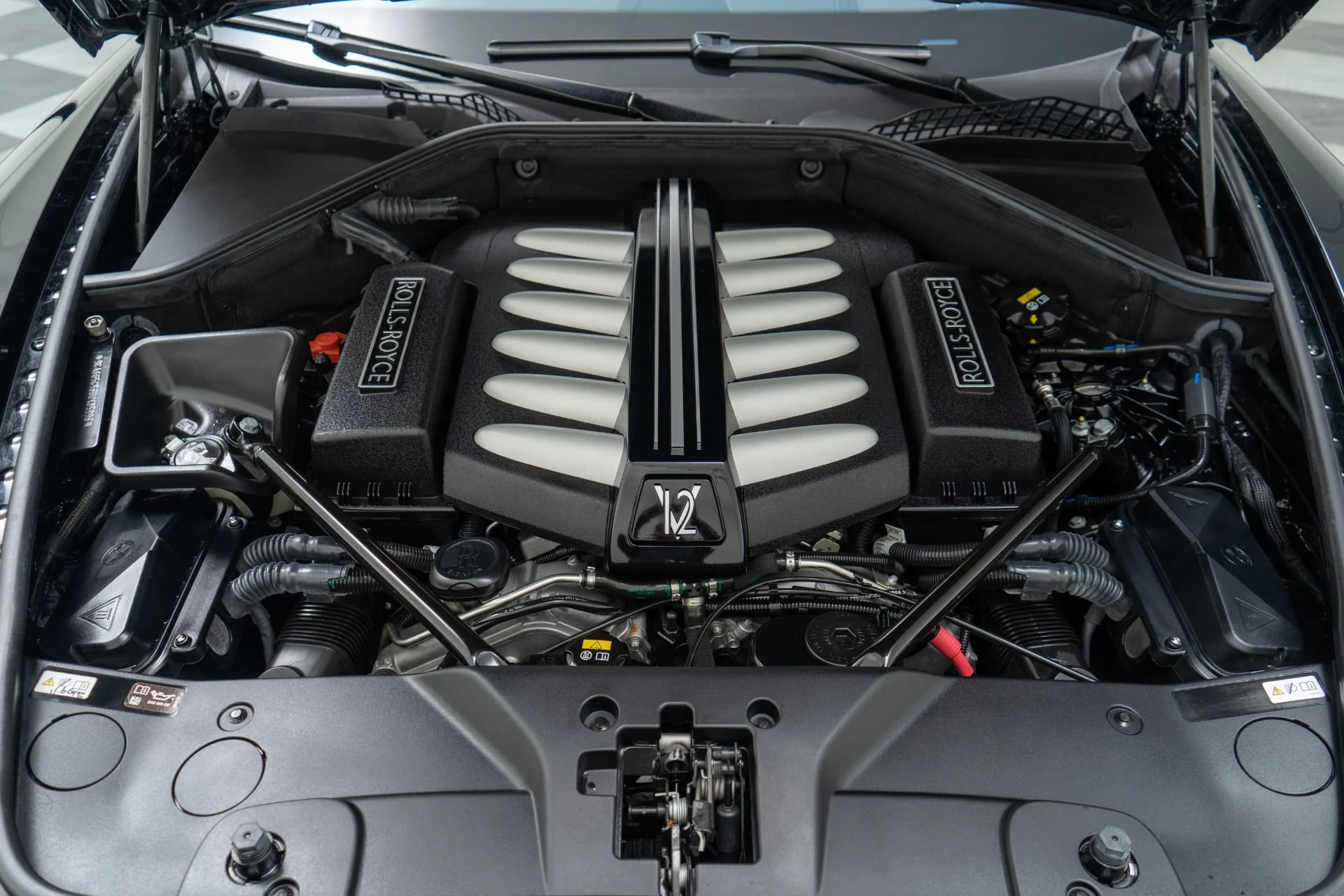 mph011_2257650874_Used_2016_Rolls_Royce_Wraith_1759423730_c1e2f66fba