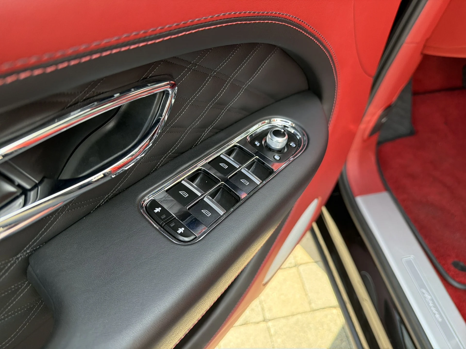 mph011_2257992748_e1a9e8bbf765d902e808e59bdc4295e7x_50e7f3b024