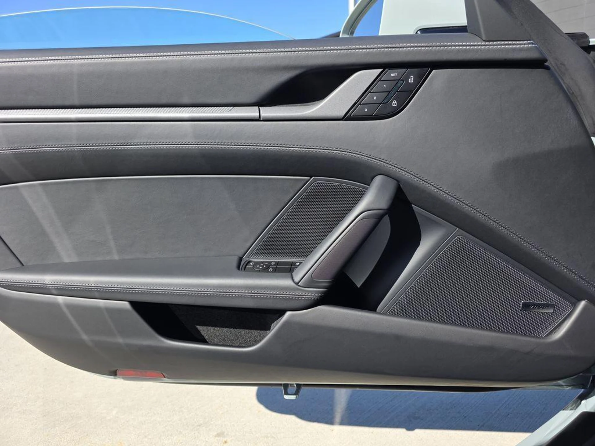 mph011_2263418612_H_Ocs_Yx_CU_8_L_So_D_Cm_S_Aa_Xd_F9_Wva_E_67dcb464a7