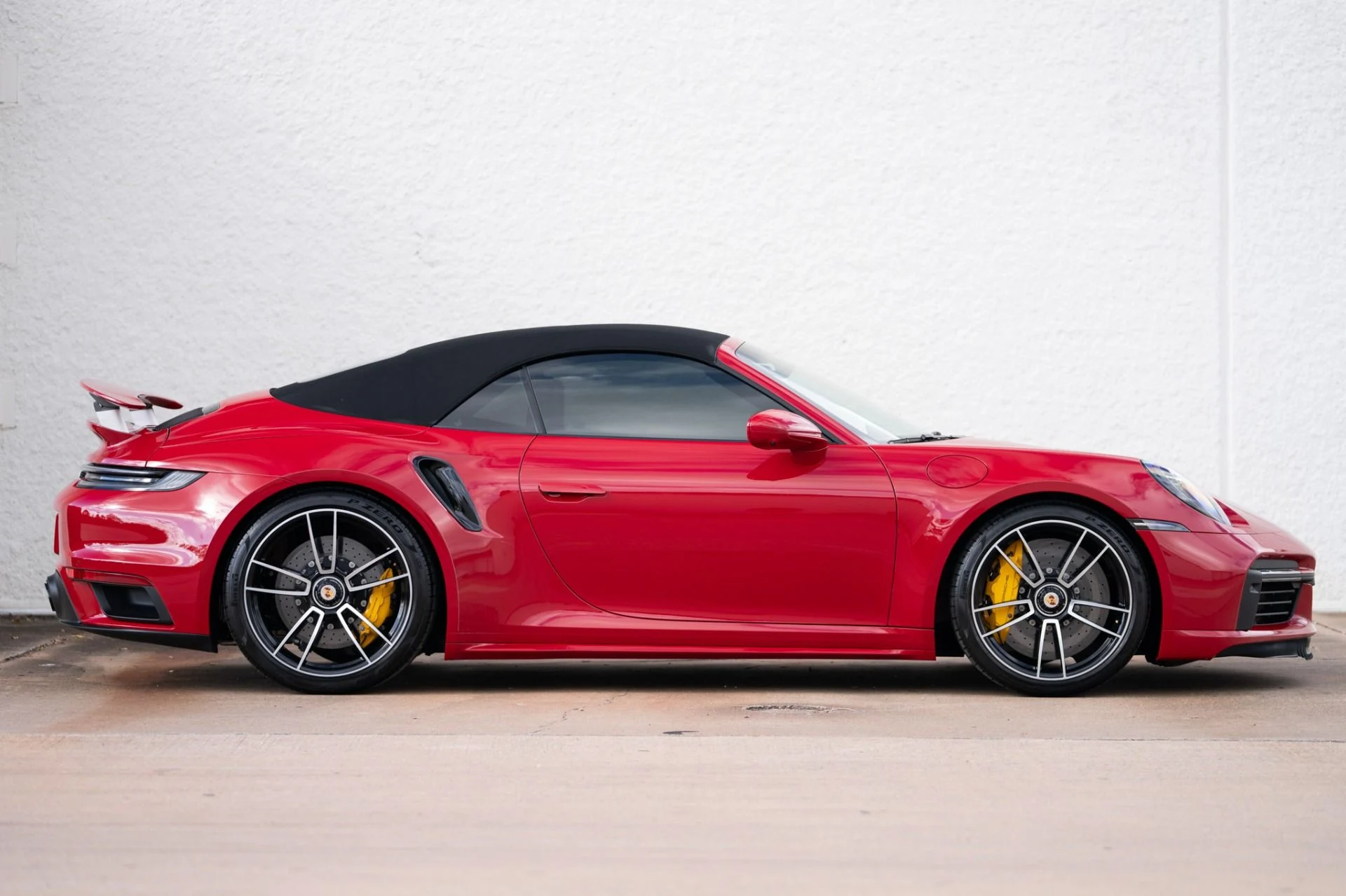 mph011_2264445369_Used_2021_Porsche_911_Turbo_S_Cabriolet_1765565063_79f999ffdf