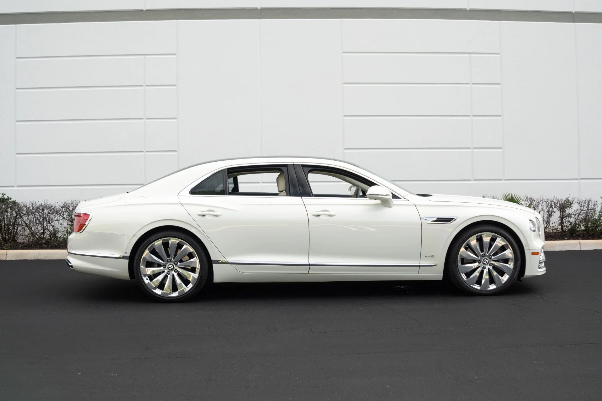 mph011_2265850828_Used_2021_Bentley_Flying_Spur_W12_1764866483_def0974084