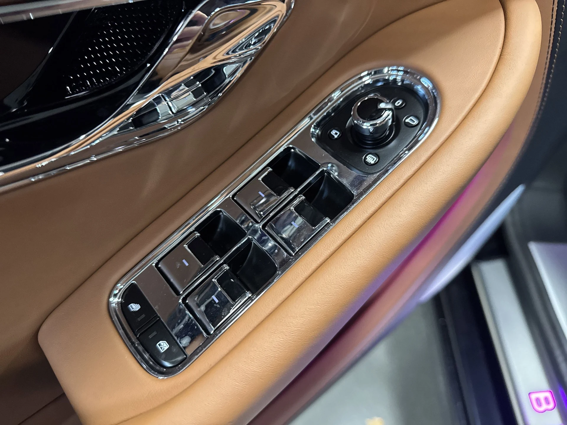 mph011_2267117557_4559e2a2d3ba4922b46dcc250a898694x_3b303b8016