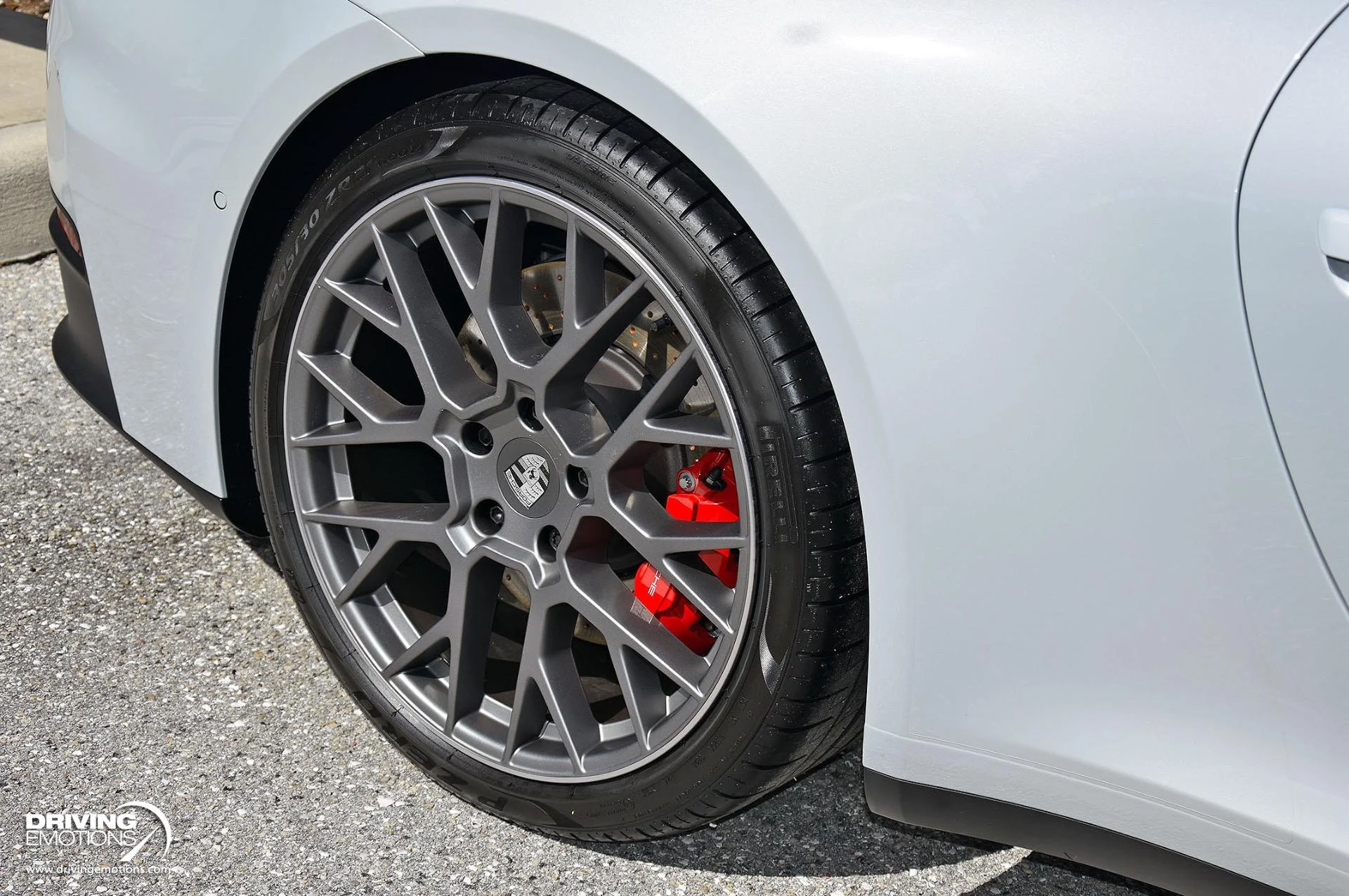 mph011_2281347520_898_p12_l_978147cb93