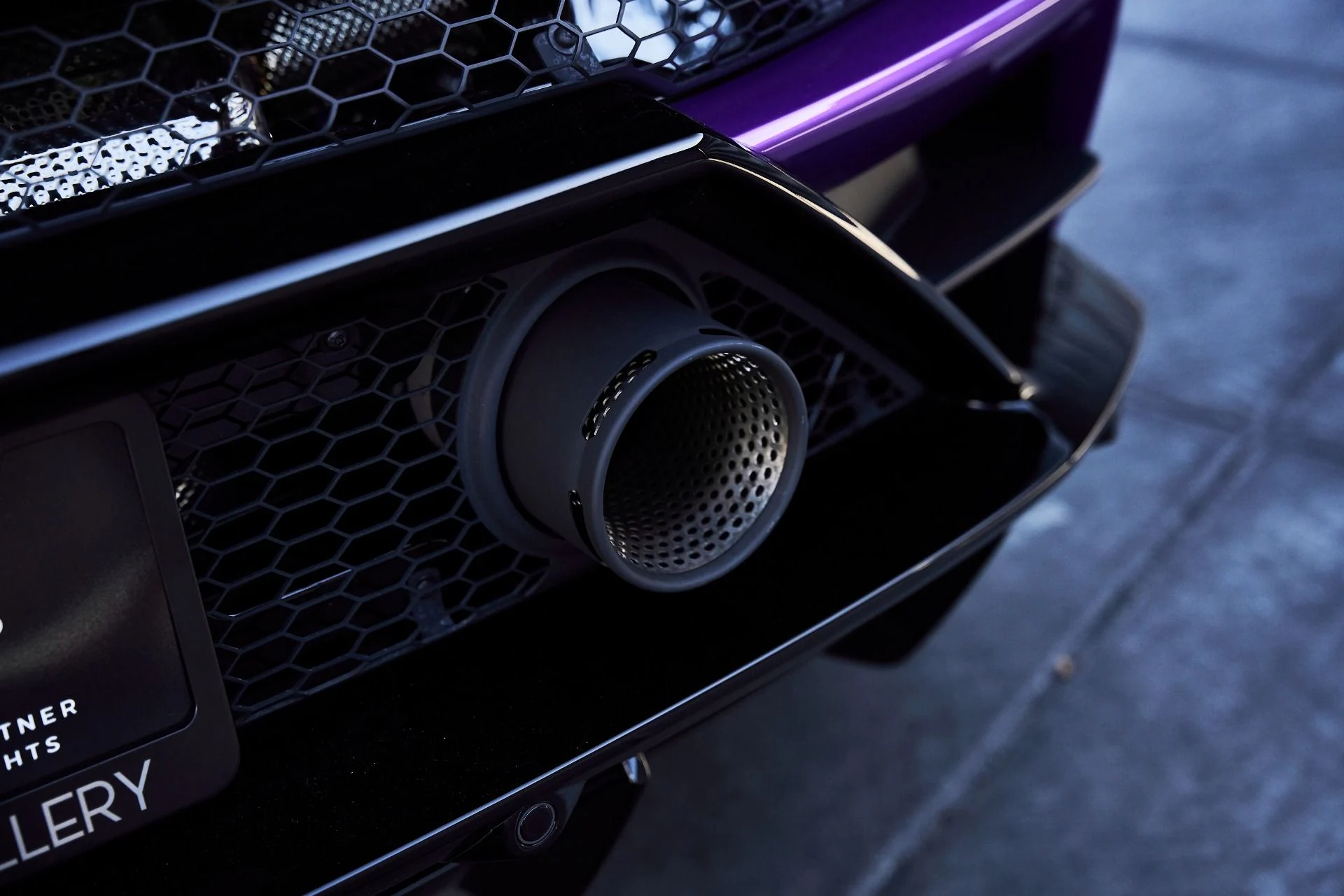 mph011_2285396119_Used_2024_Lamborghini_Huracan_EVO_Base_1774744495_3bfaba40be