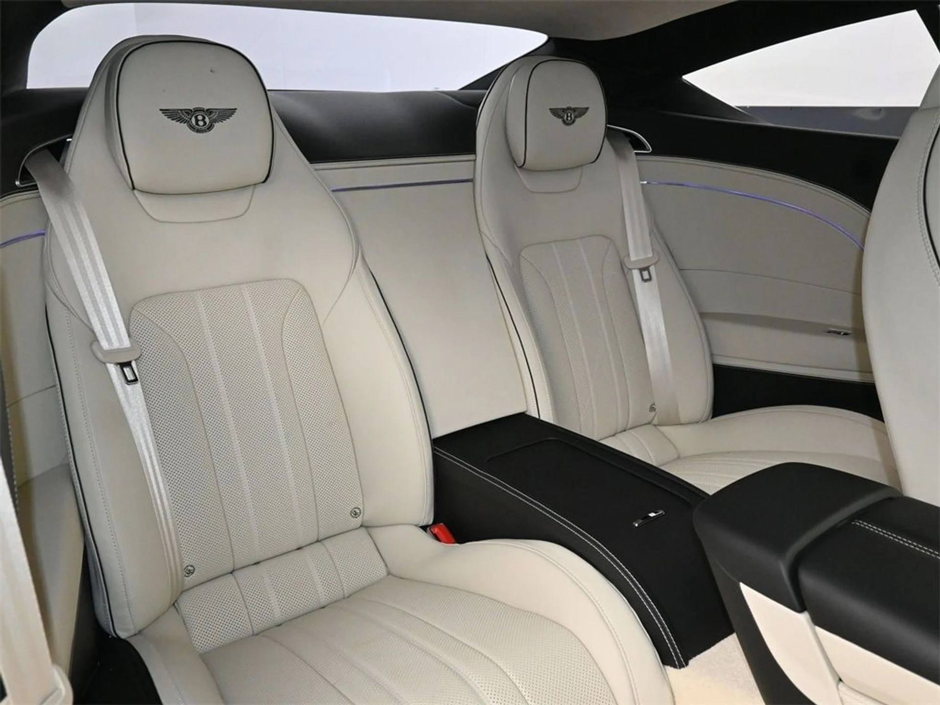 mph011_2288215870_683746462e3a9f57809335cc667f3ebax_10f6549b9d