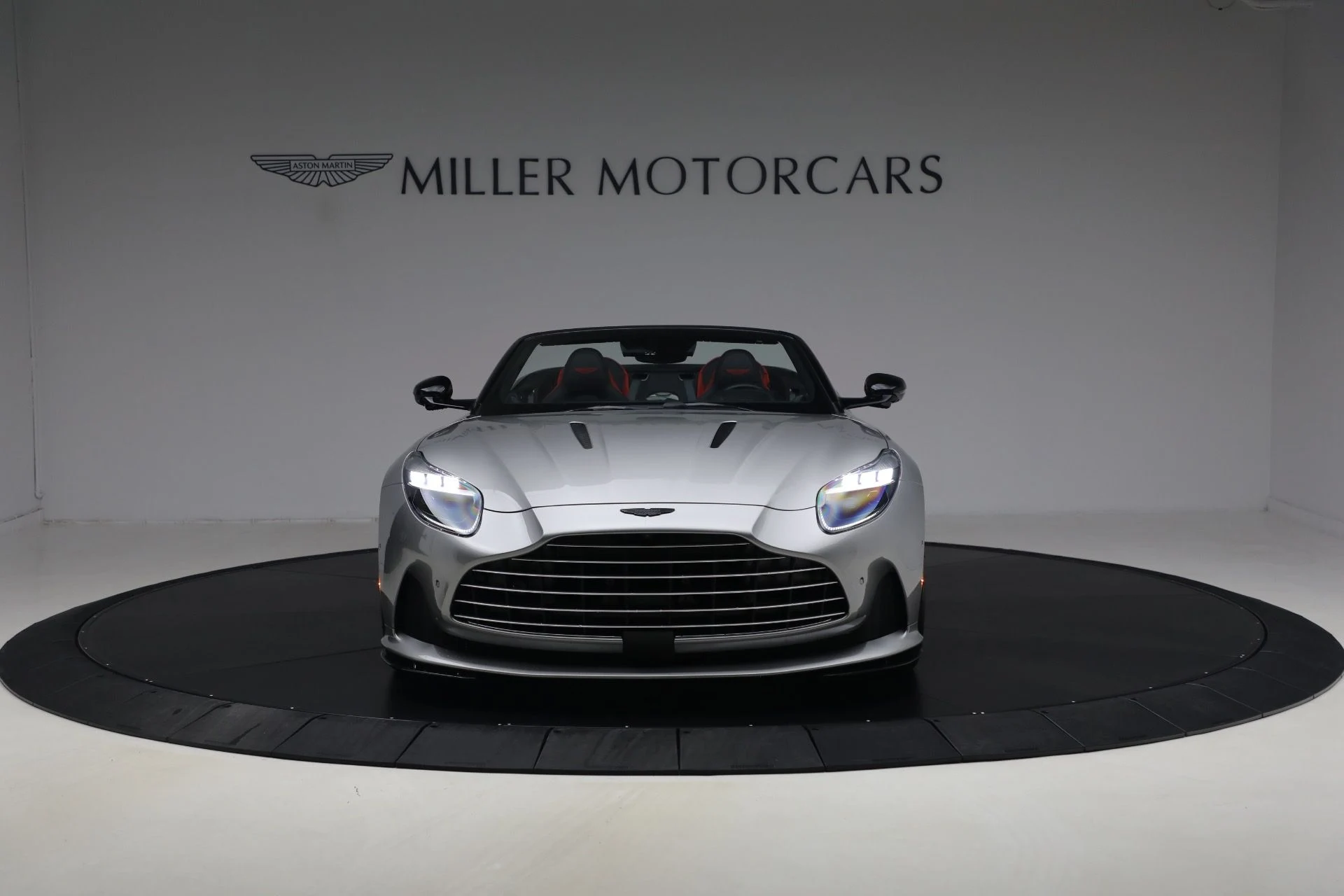 mph011_2289486686_Used_2024_Aston_Martin_DB_12_Volante_1789831142_ef20c08d29
