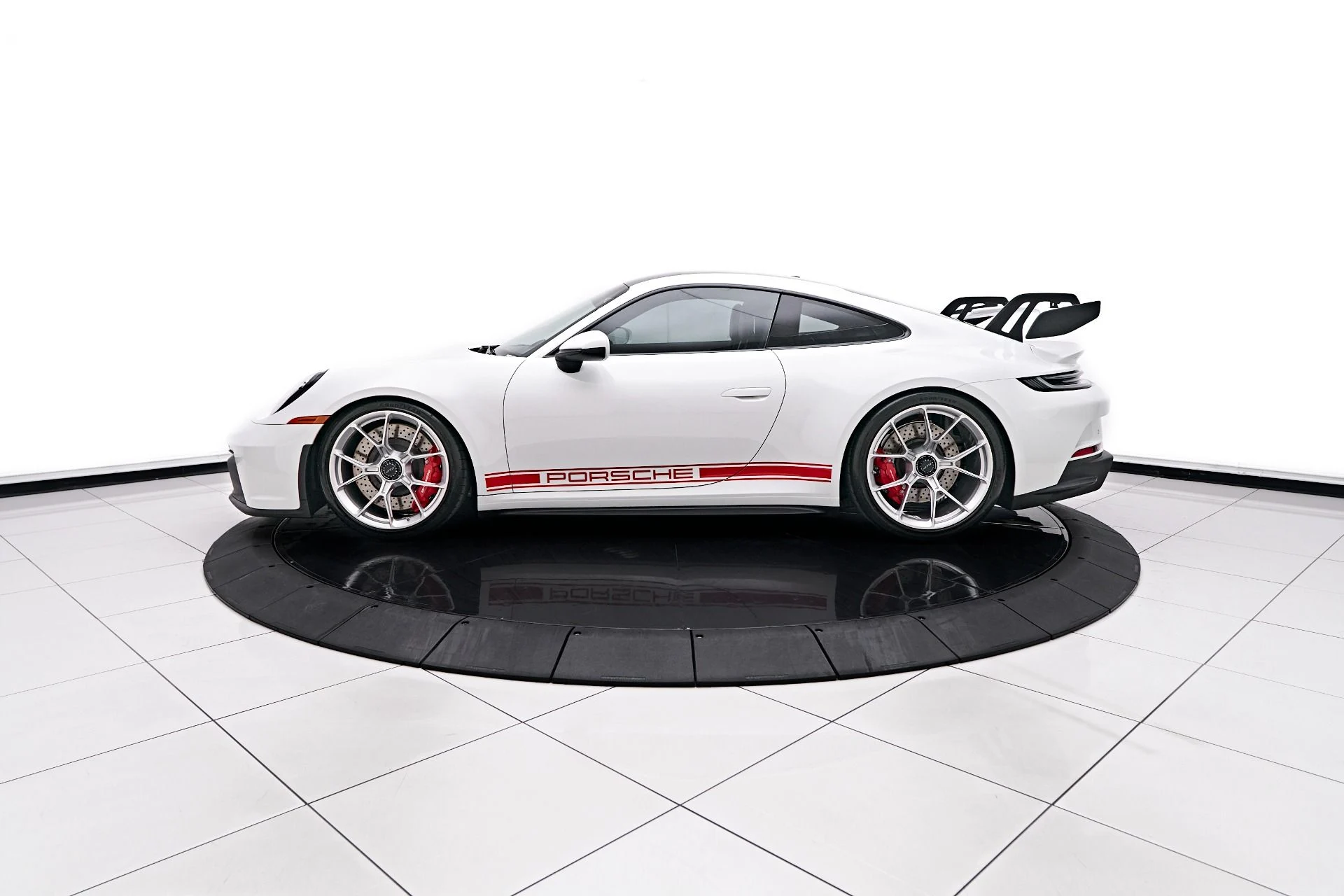 mph011_2300873036_Used_2023_Porsche_911_GT_3_1750710983_6446eadaad