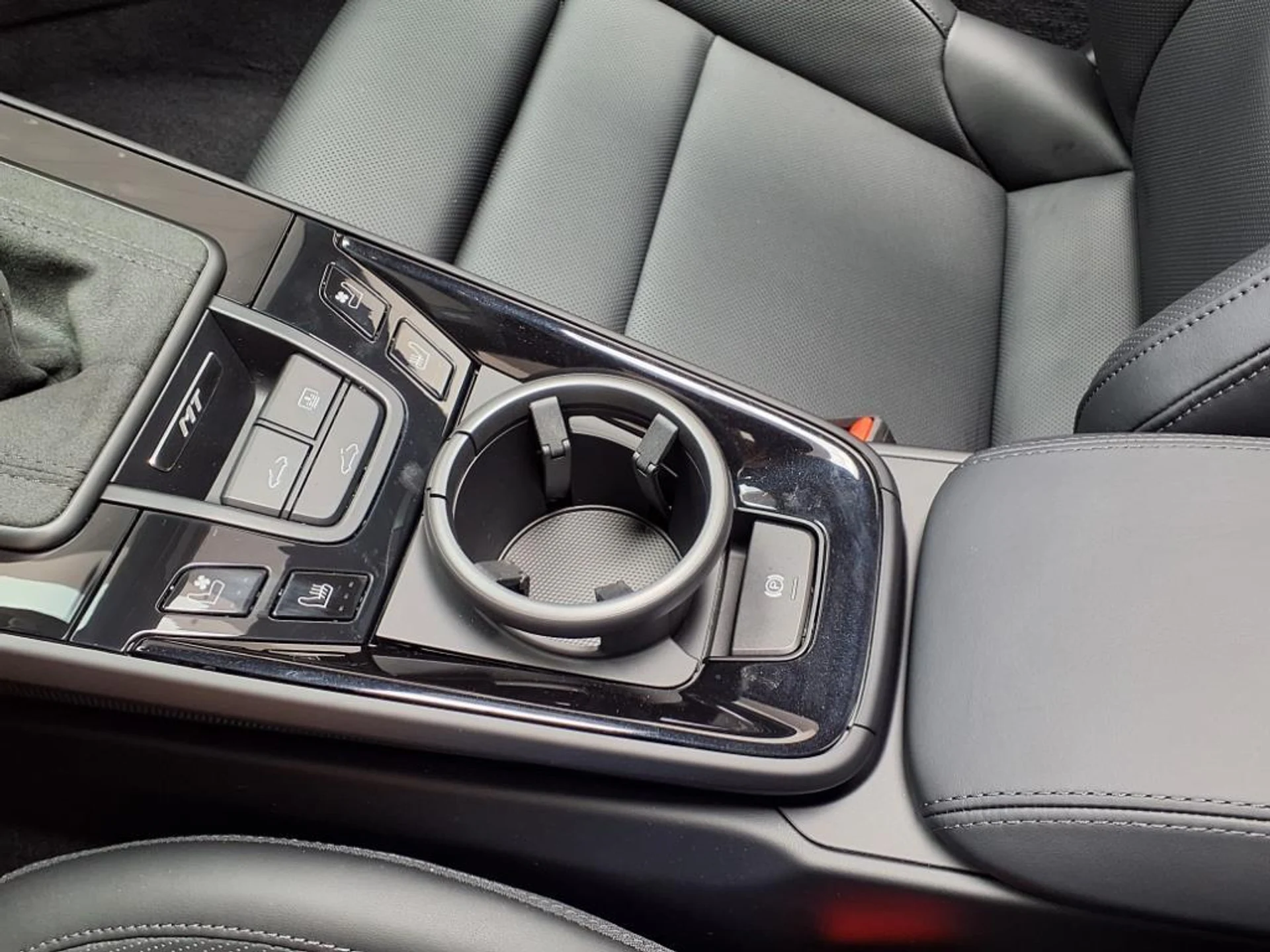 mph011_2305290003_8e91f1361f5744f6be046b13afbb94e6_426a3fb6b5