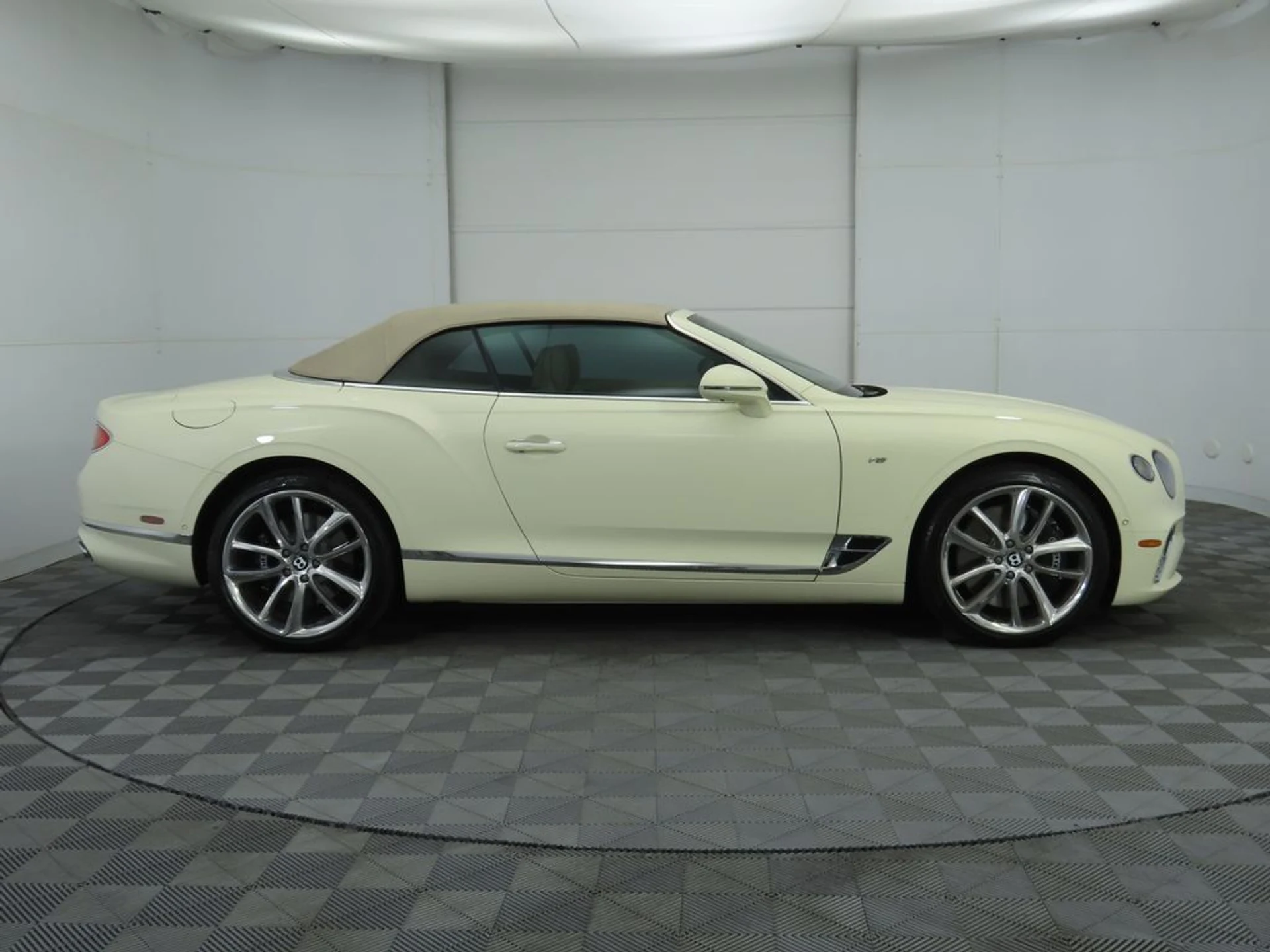 mph011_2308629936_used_2022_bentley_continental_gtmullinerconvertible_8119_22887196_12_1024_d2db43eb73