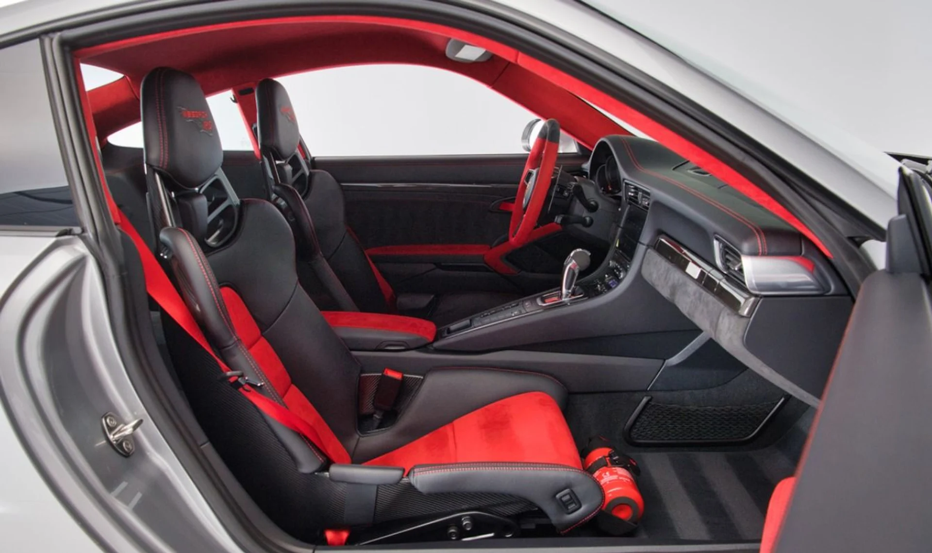 mph011_2312142431_Used_2018_Porsche_911_GT_2_RS_1770848857_5114011f23