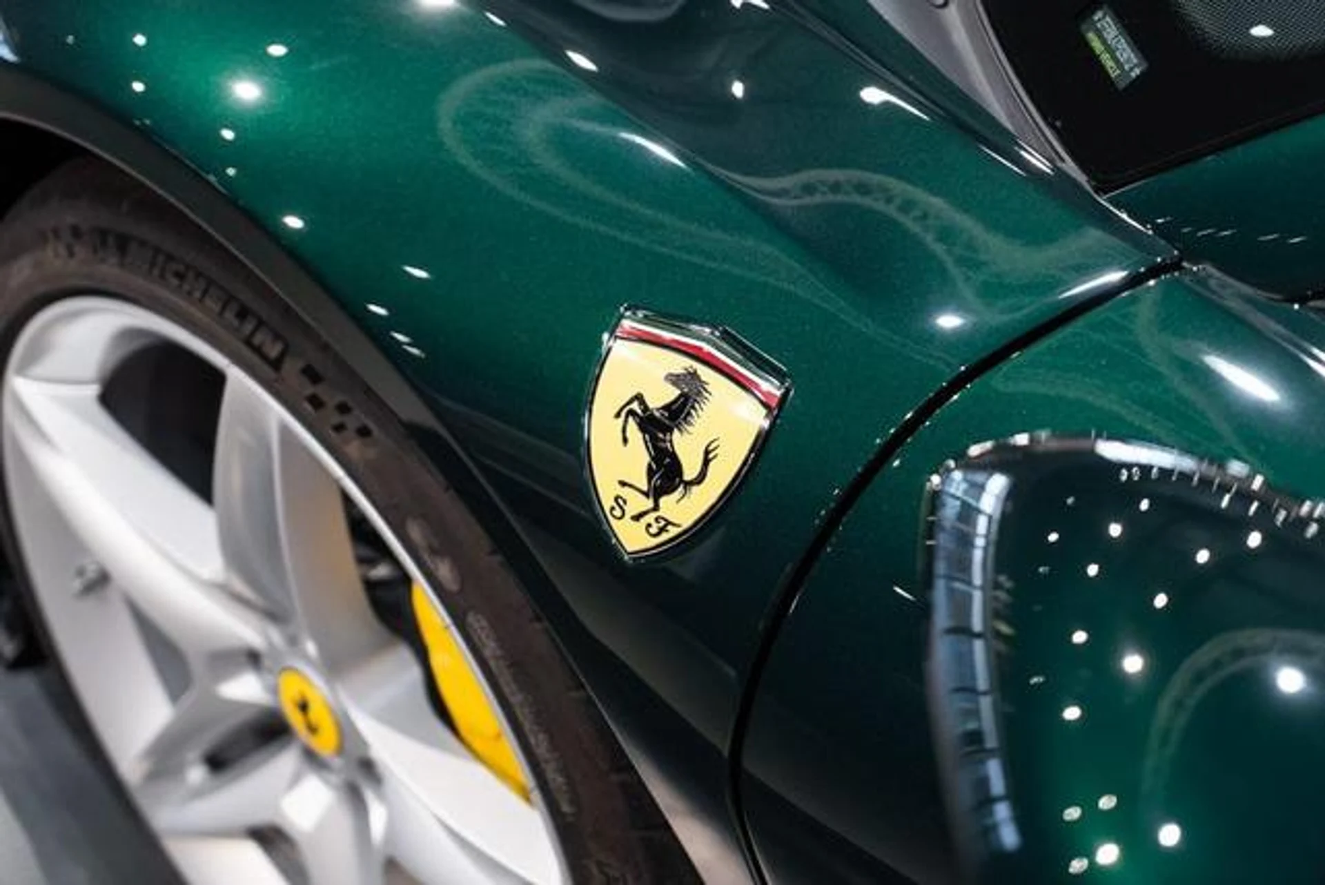 mph011_2312406999_qt4_WQ_0k216jq5mmcov_U5_Xu_Ij38_75c27156a3