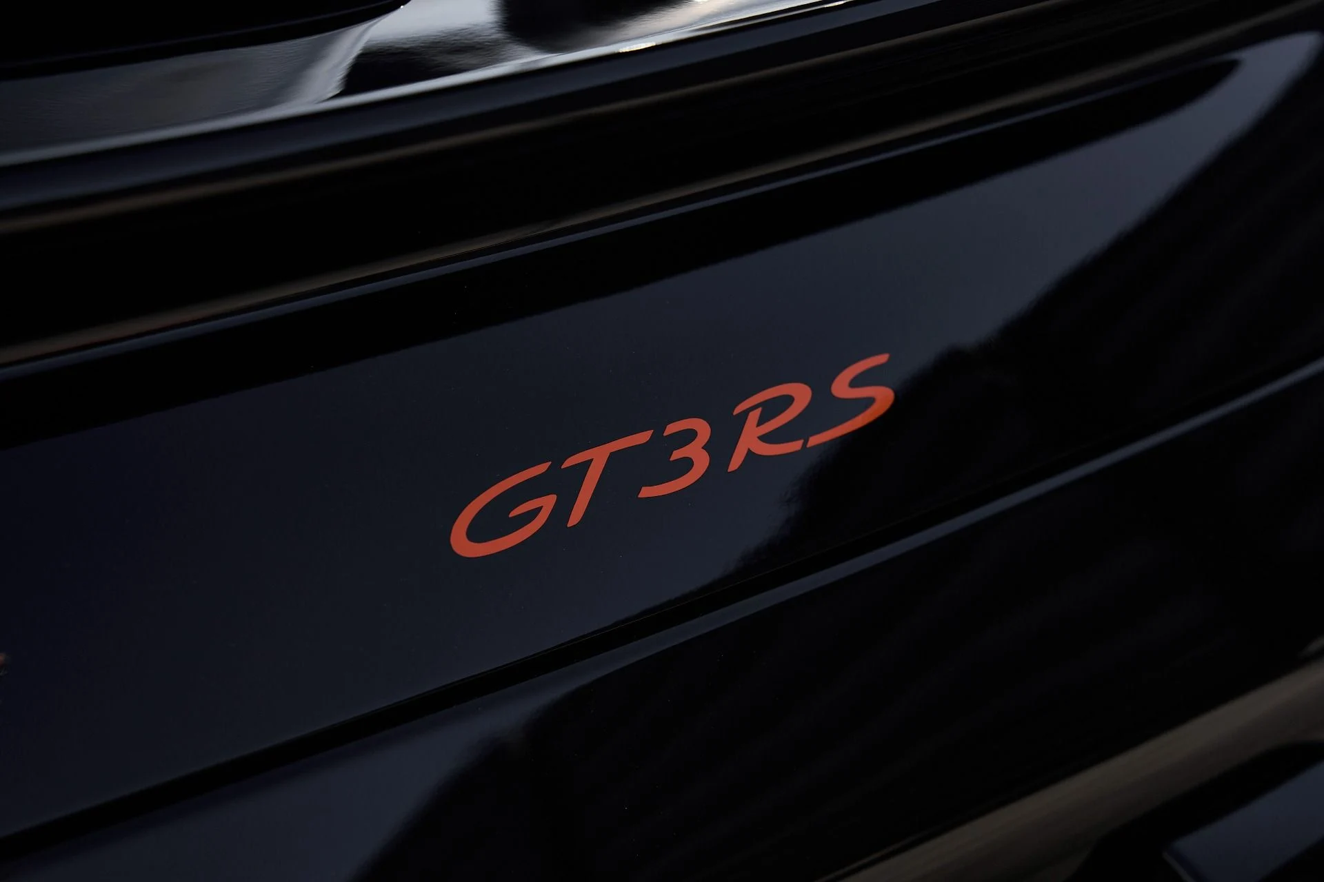 mph011_2316871182_Used_2007_Porsche_911_RS_1763228656_e5765474d5