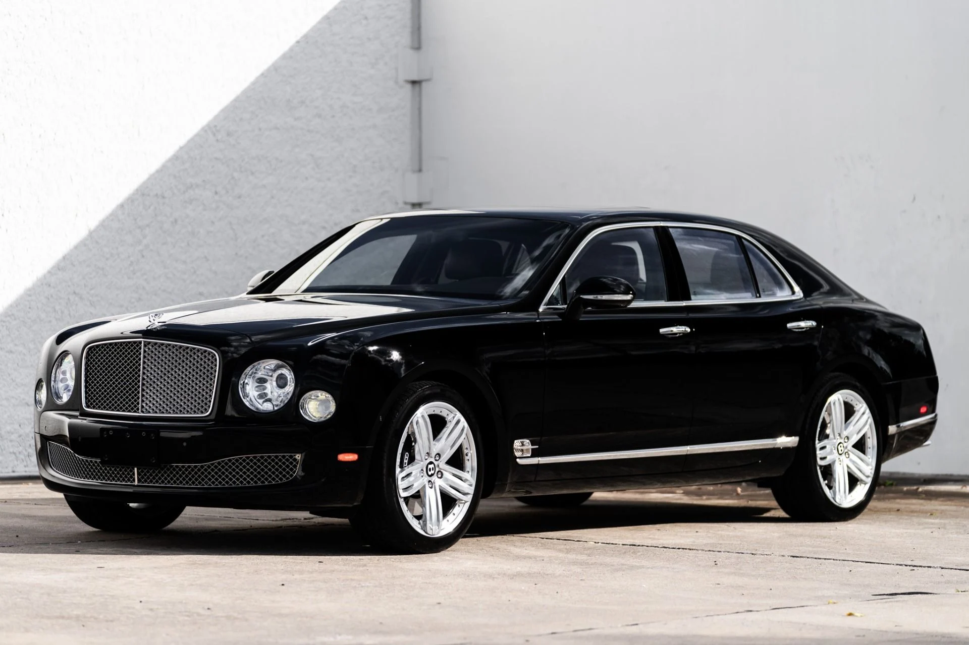 mph011_2317224012_Used_2015_Bentley_Mulsanne_1763677193_87872ed307