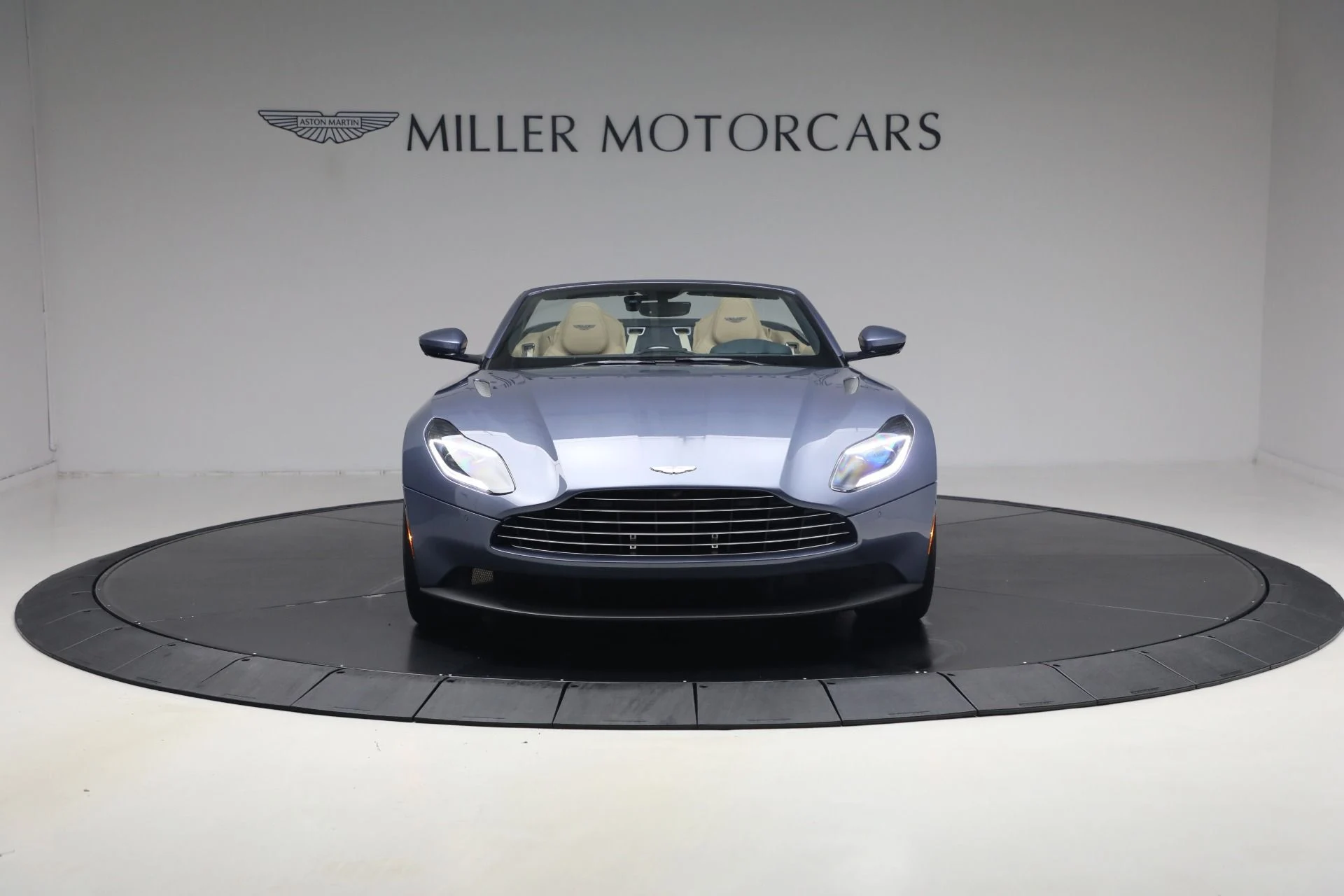 mph011_2321377951_Used_2022_Aston_Martin_DB_11_Volante_1787336556_651bd2504e