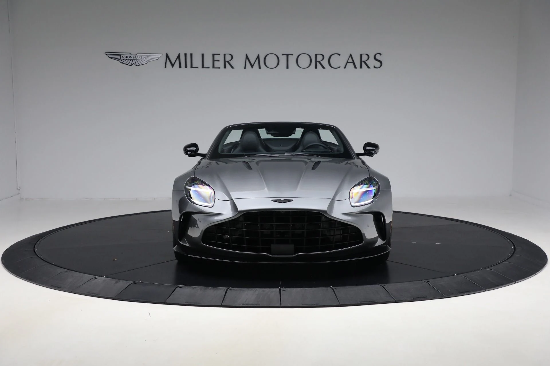 mph011_2323310014_New_2026_Aston_Martin_Vantage_Roadster_7747f57a9e