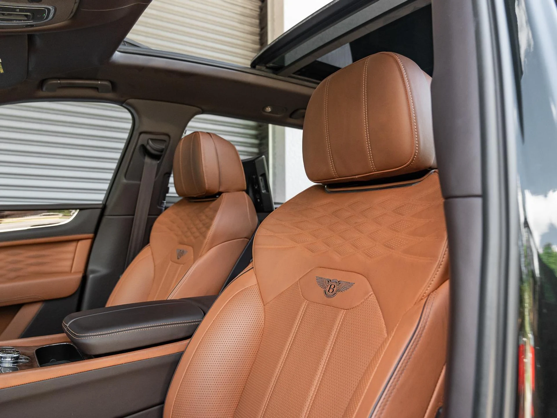 mph011_2325340157_Used_2023_Bentley_Bentayga_EWB_V8_1778364300_20322fe237