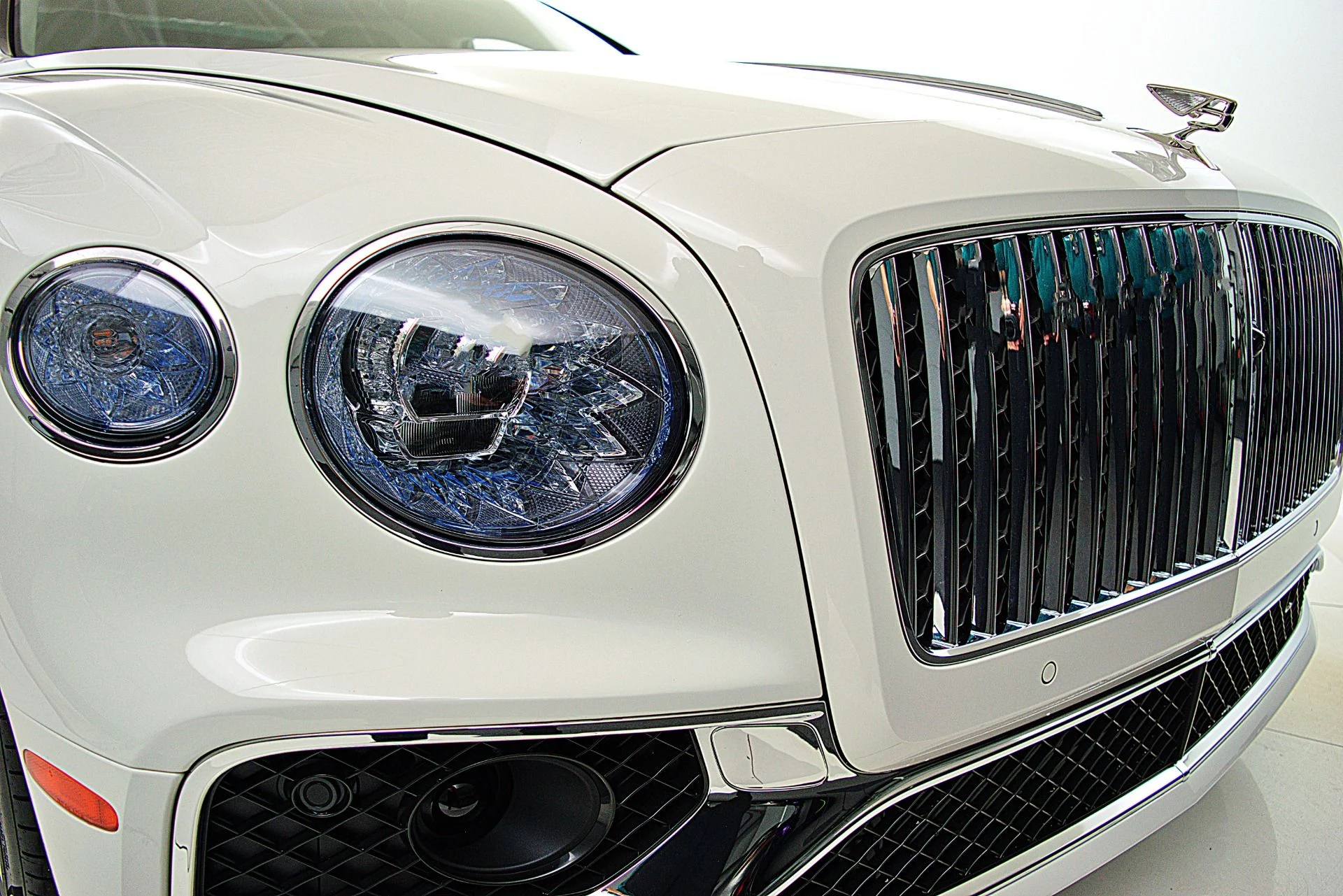 mph011_2331030391_Used_2023_Bentley_Flying_Spur_Hybrid_V6_LEASE_OPTIONS_AVAILABLE_cfeccf0fba