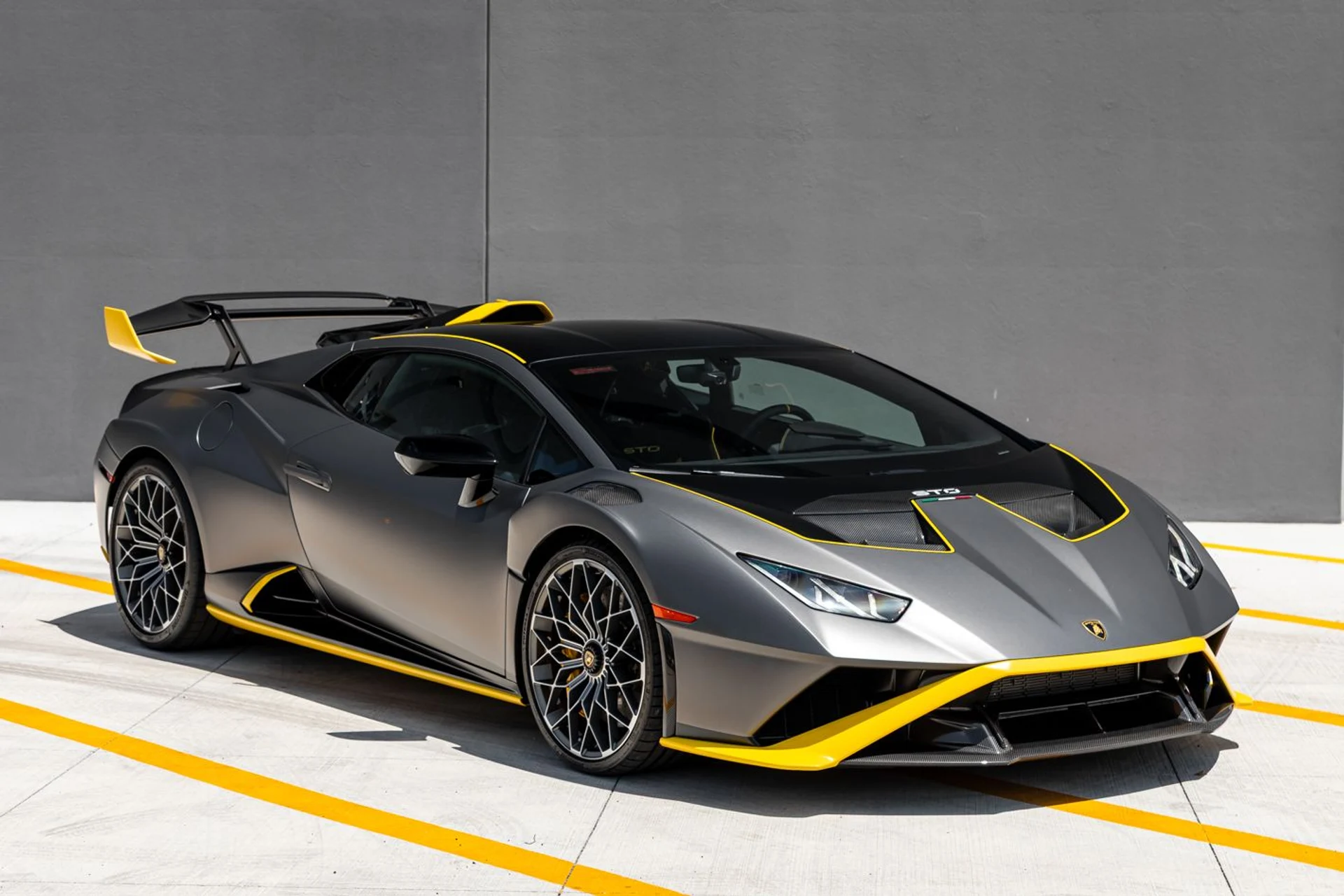 mph011_2332455001_Used_2024_Lamborghini_Huracan_STO_4404d6f9c3