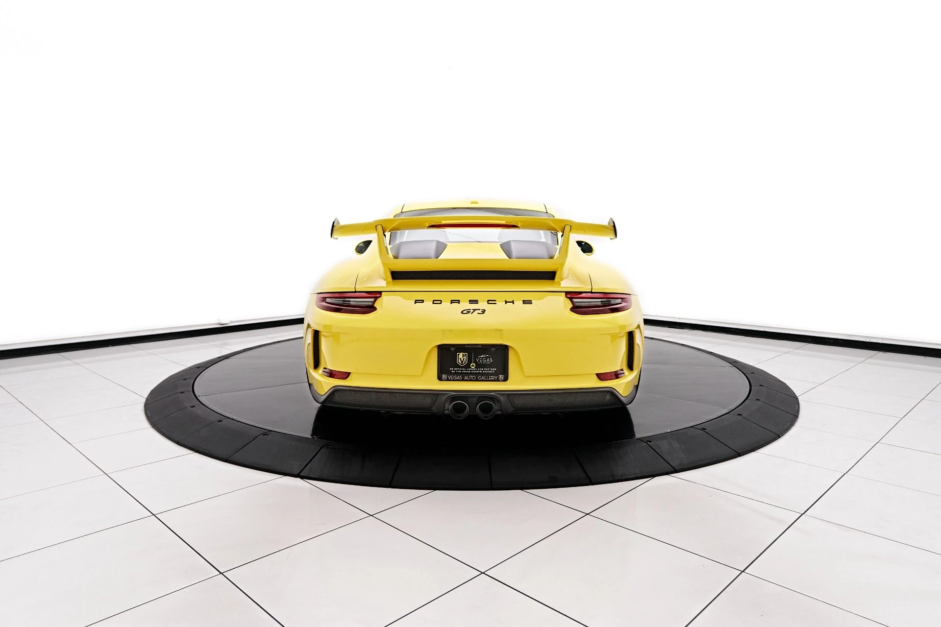 mph011_2332660101_Used_2018_Porsche_911_GT_3_1755896693_ca26b438ec