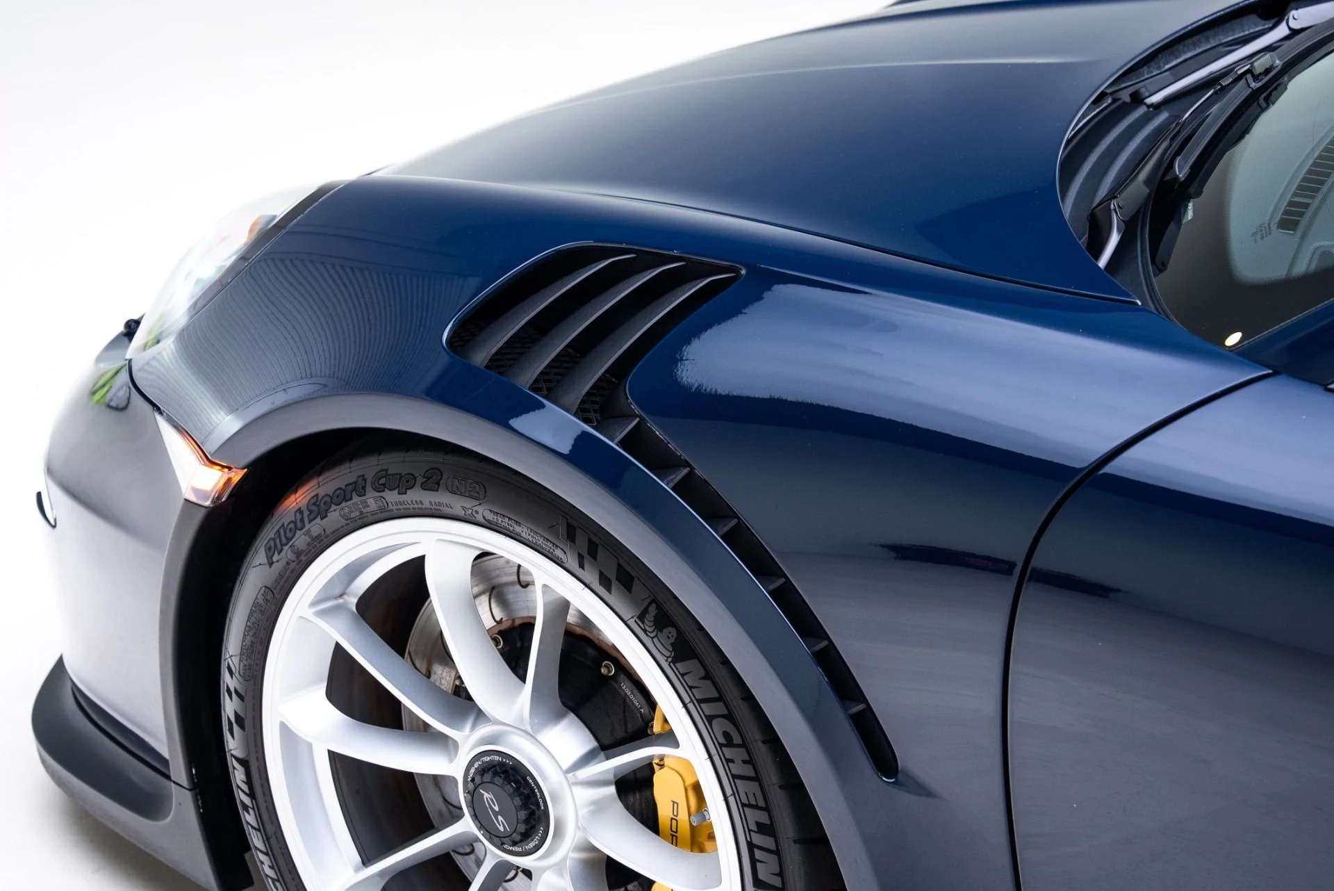 mph011_2334967284_Used_2016_Porsche_911_GT_3_RS_1774462832_f2fa9757e5