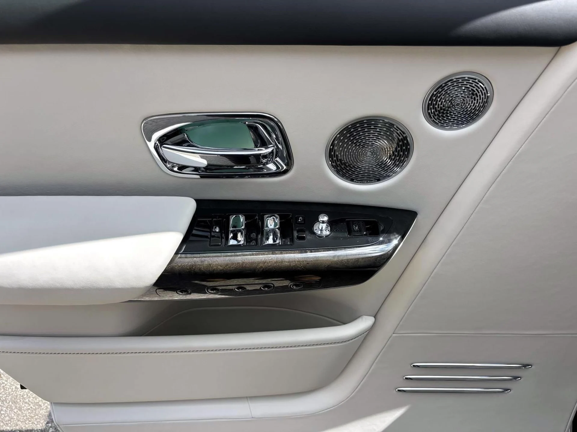 mph011_2343879603_e307fb38e2f6dae3b69e508721295ac6x_3e4b7d8abc